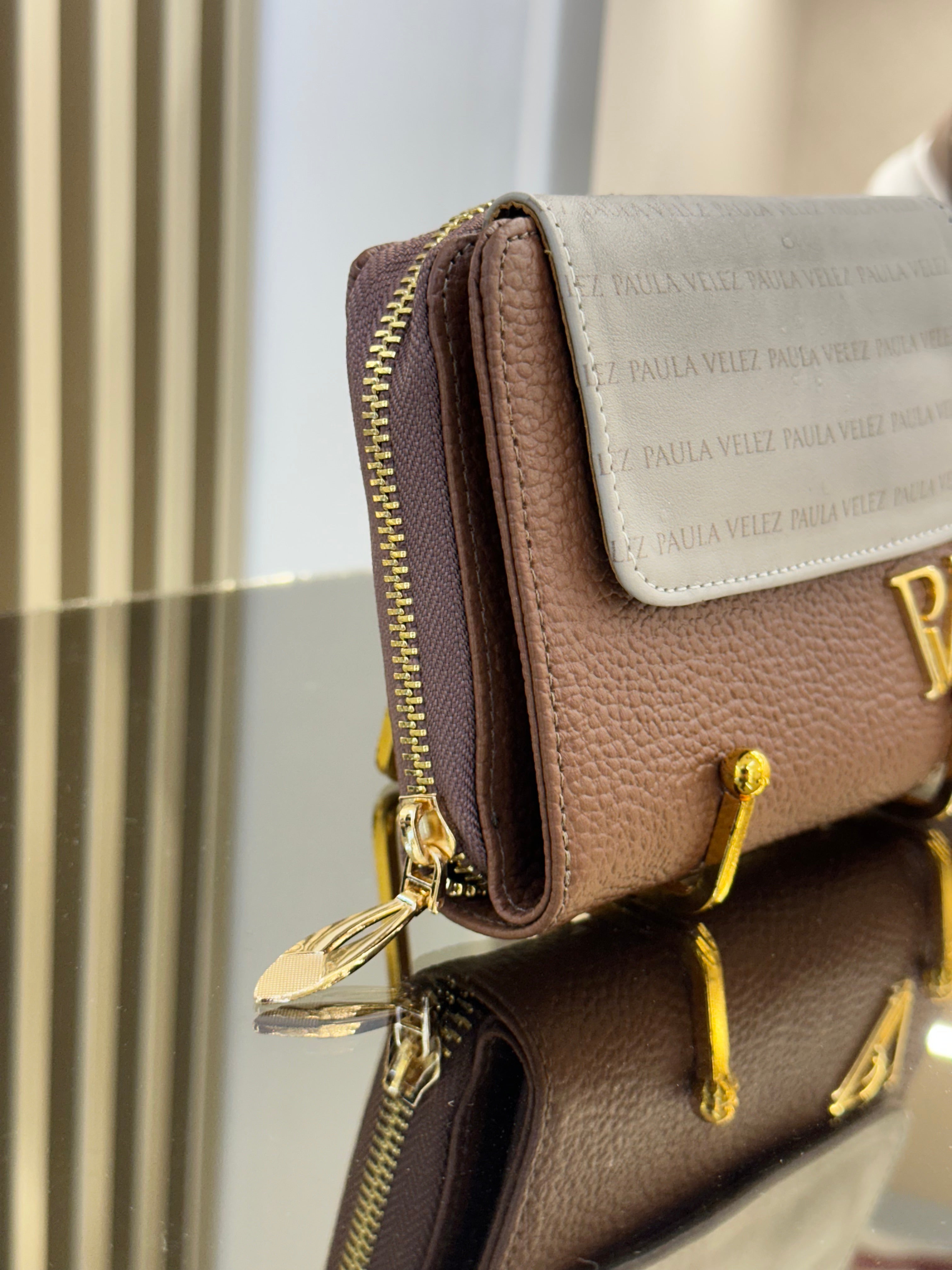 Billetera cafe Paula Vélez