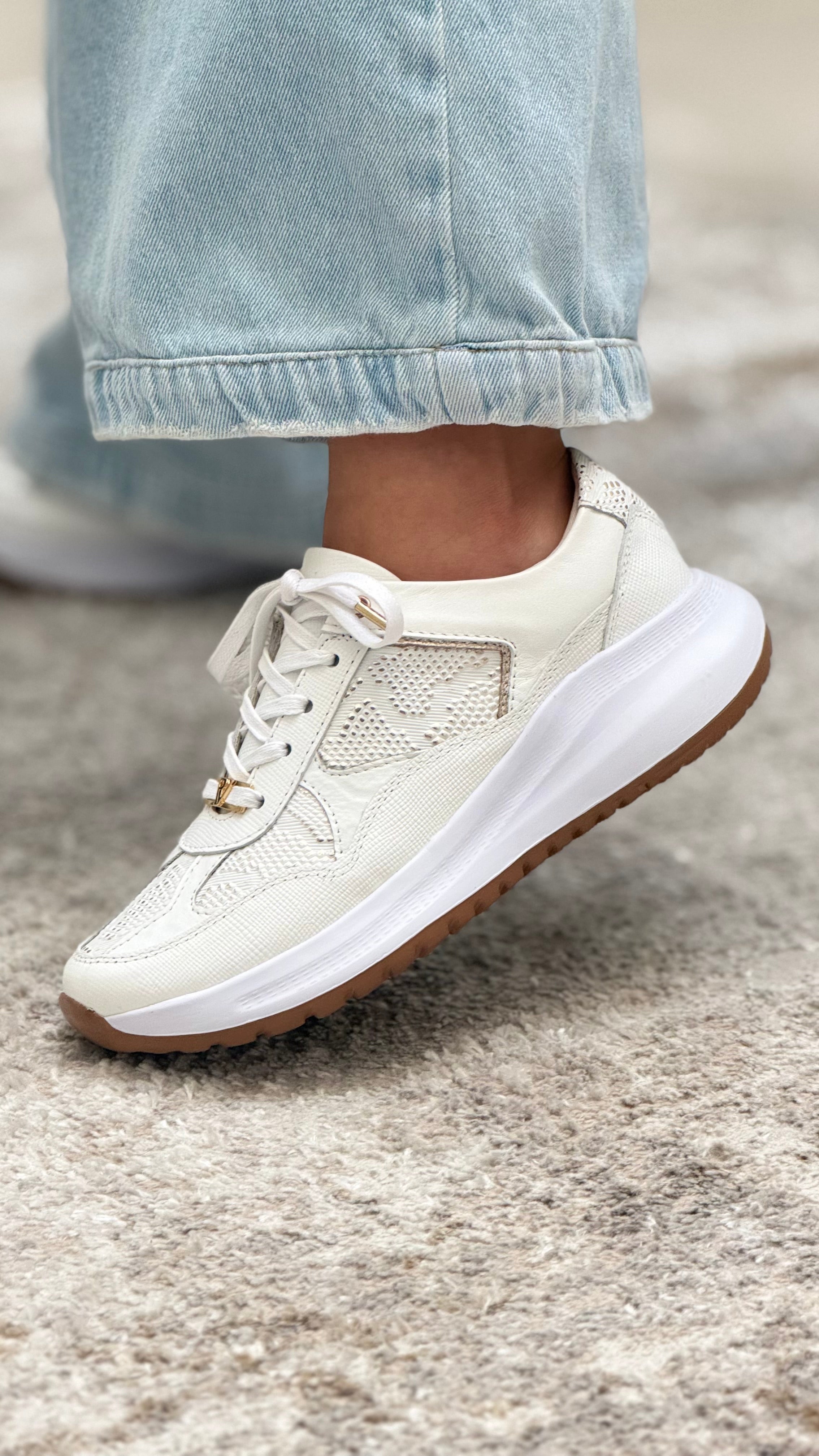 Luciana Blanco Medusa Tenis en Cuero