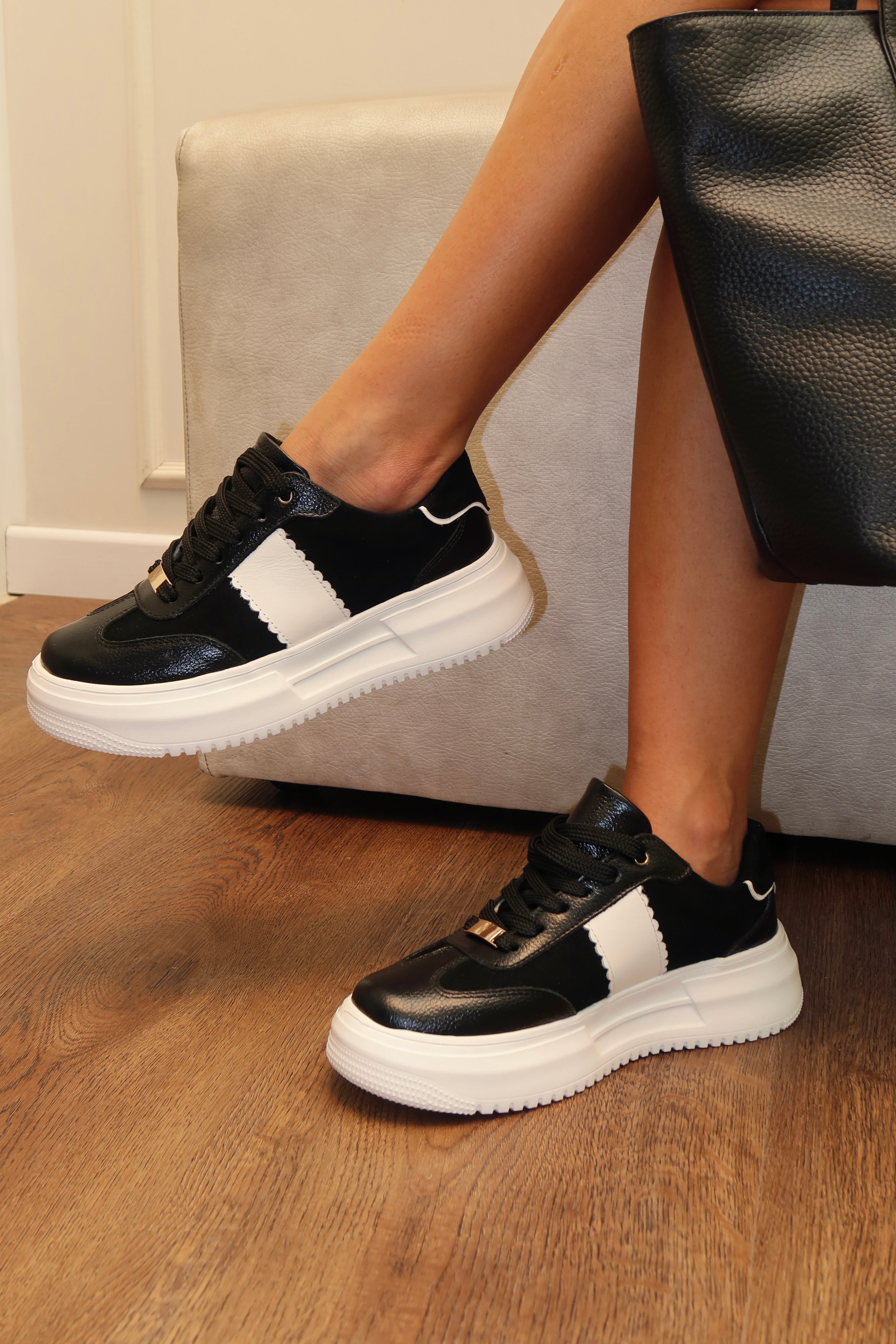 Monaco negro en cuero