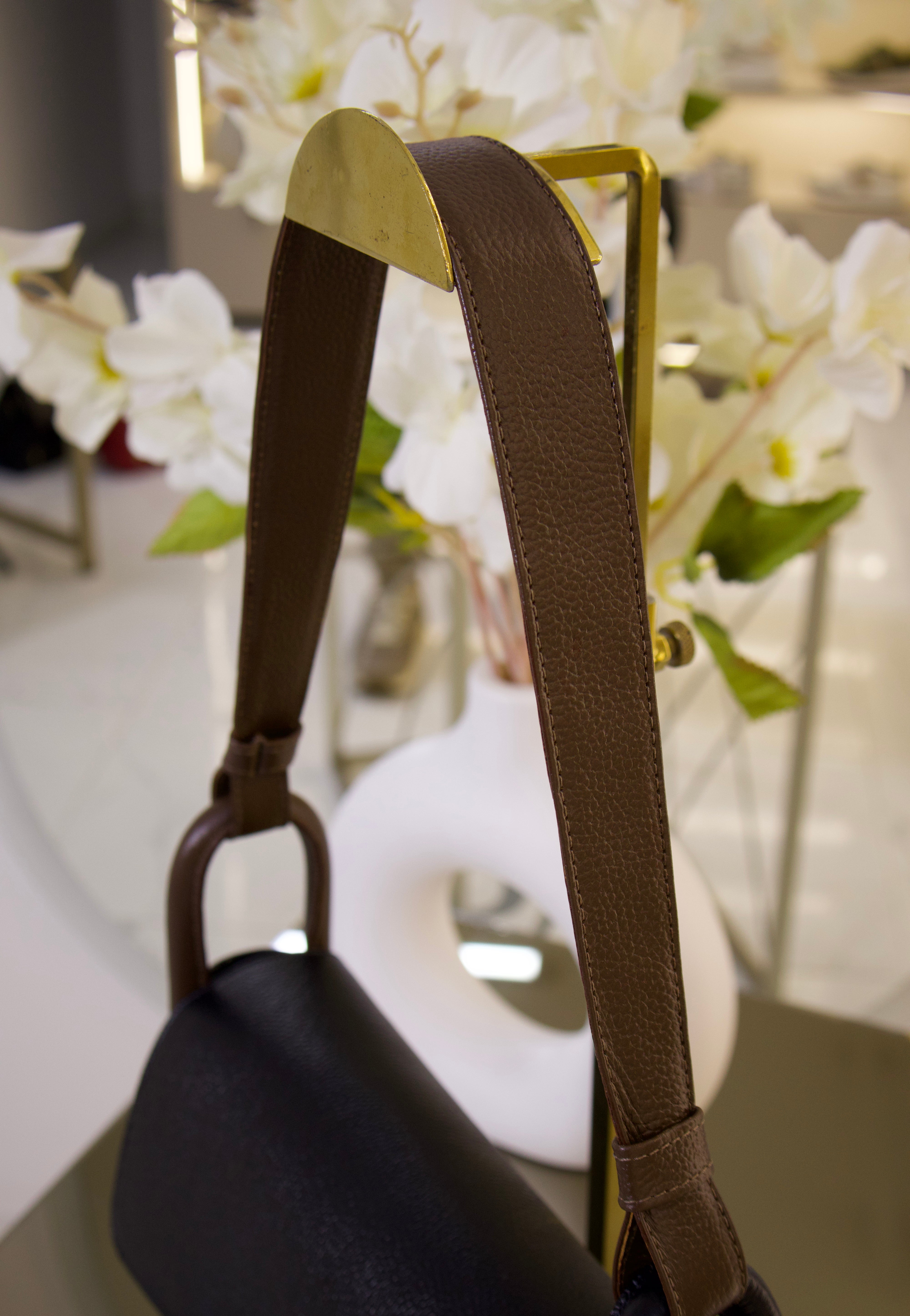 Bolso Anastasia Cafe x negro en cuero