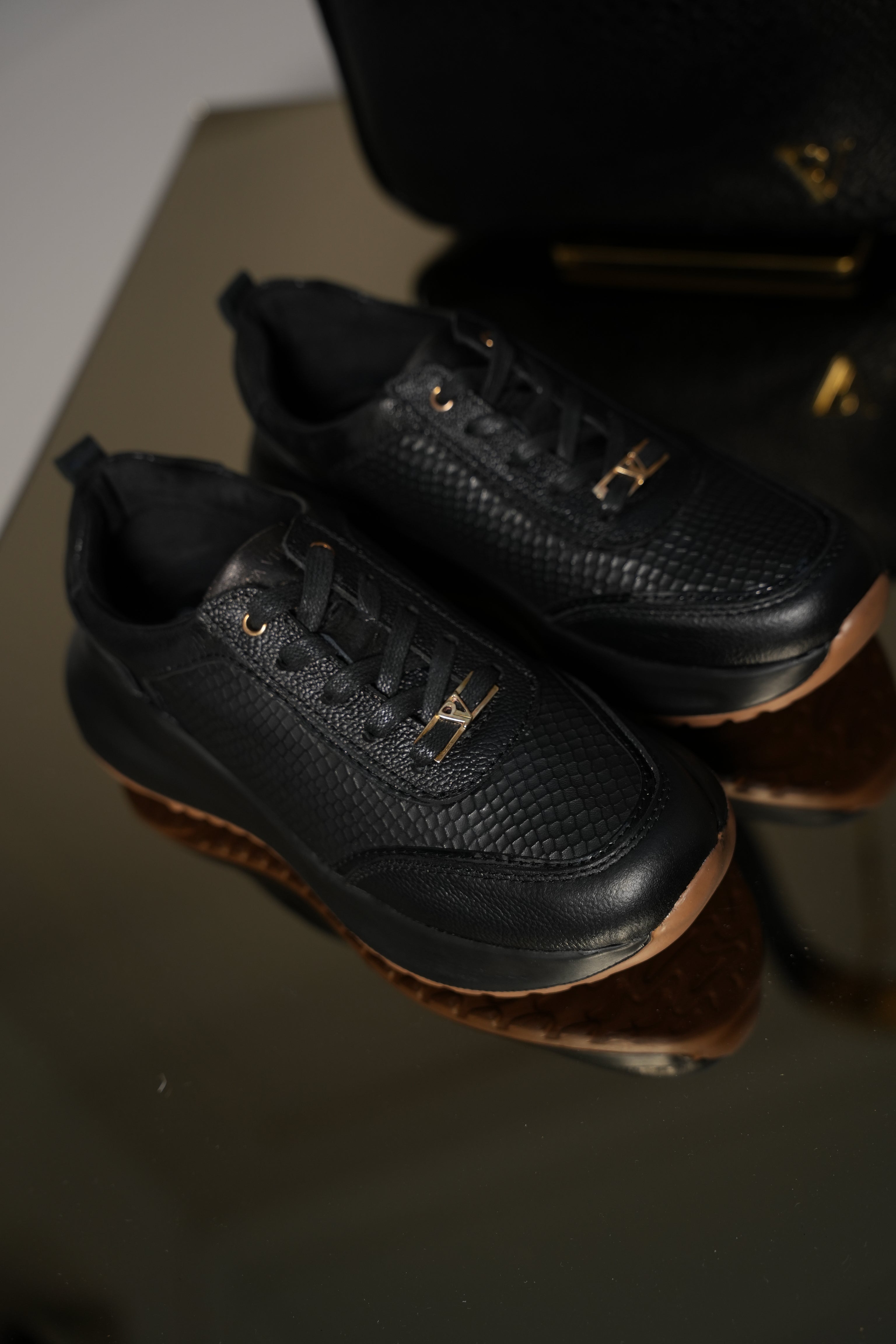 Tenis Origen Negro Panda