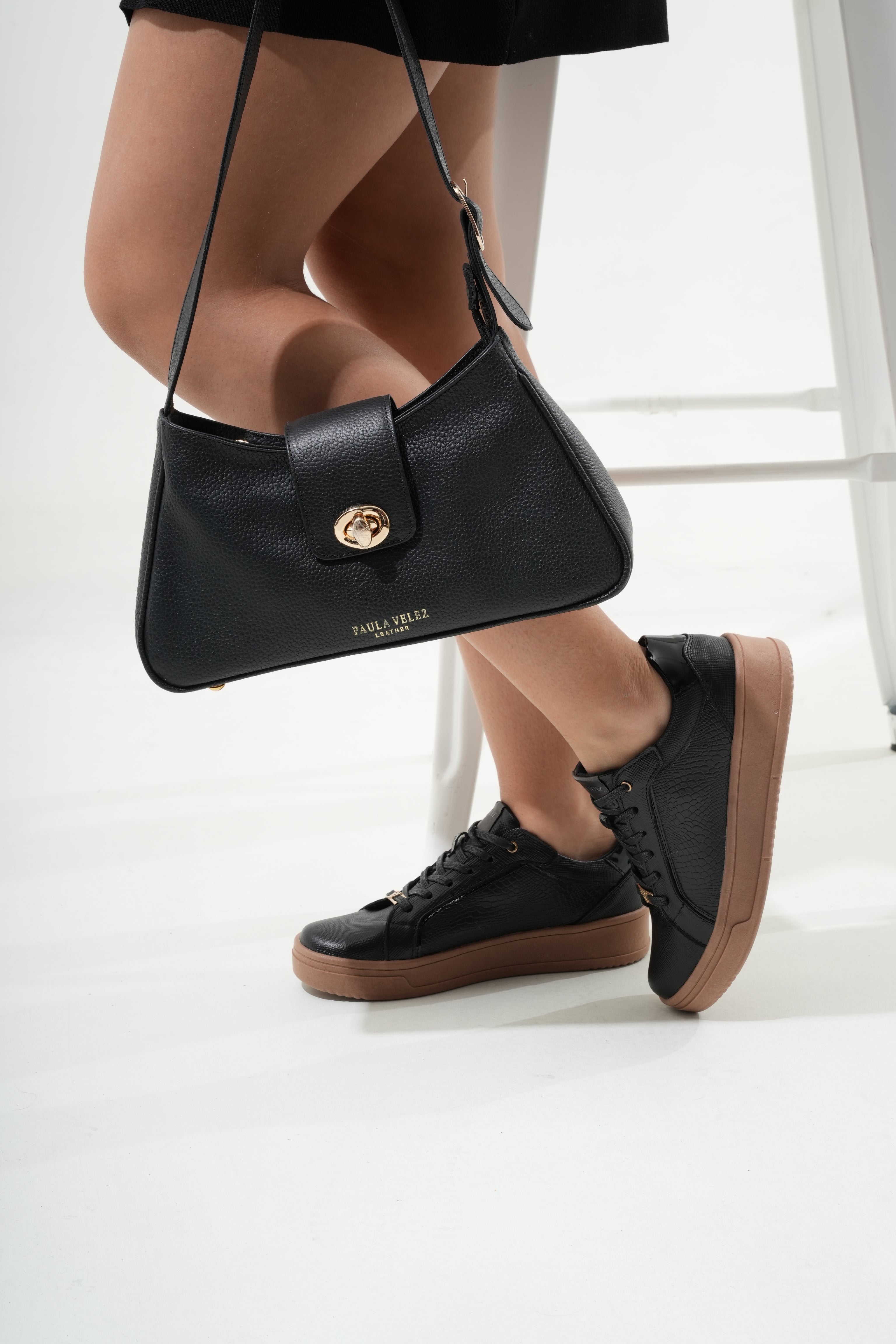 Bonny Negro Austria Tenis en Cuero