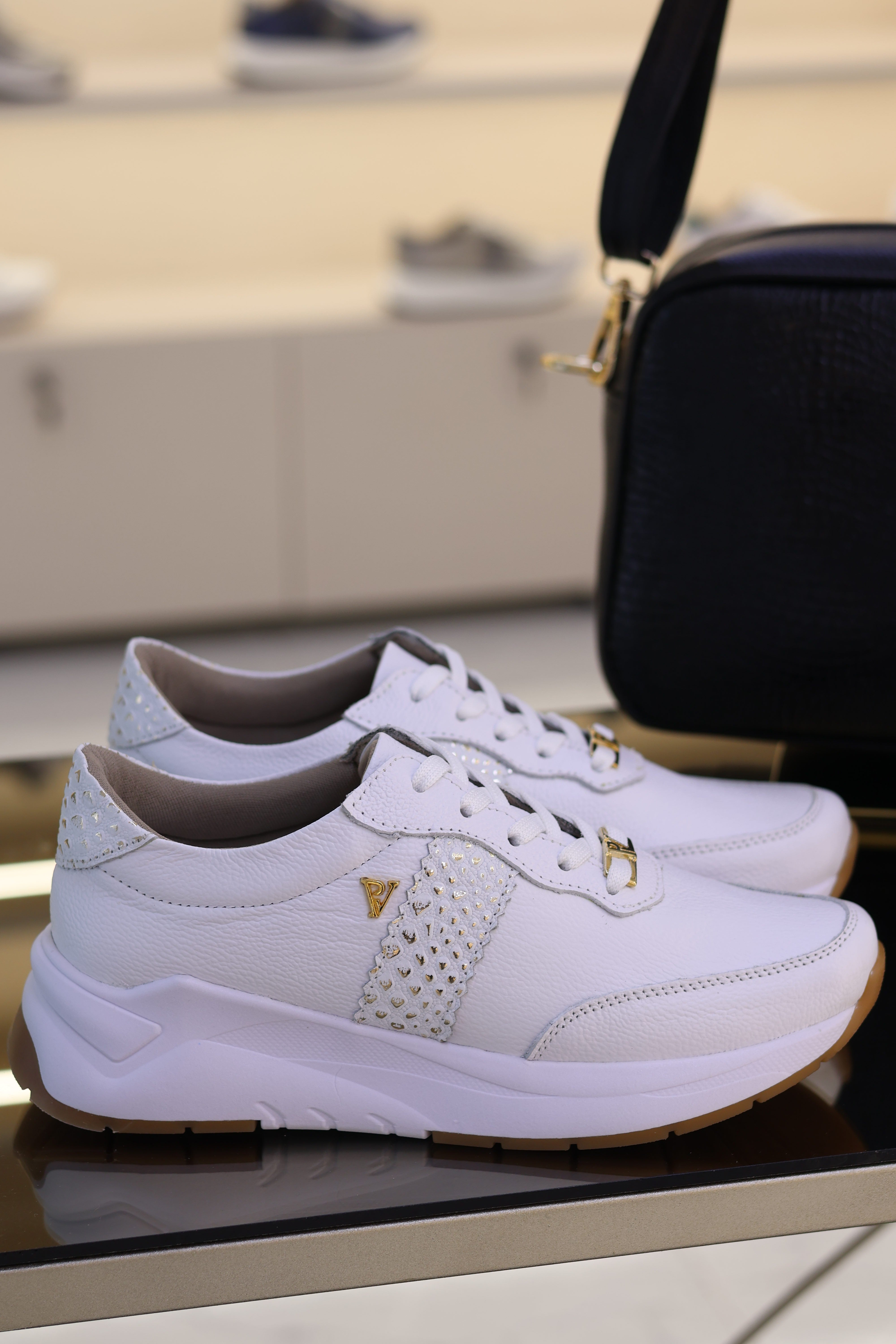 Tenis Oso Blanco Zafiro en cuero