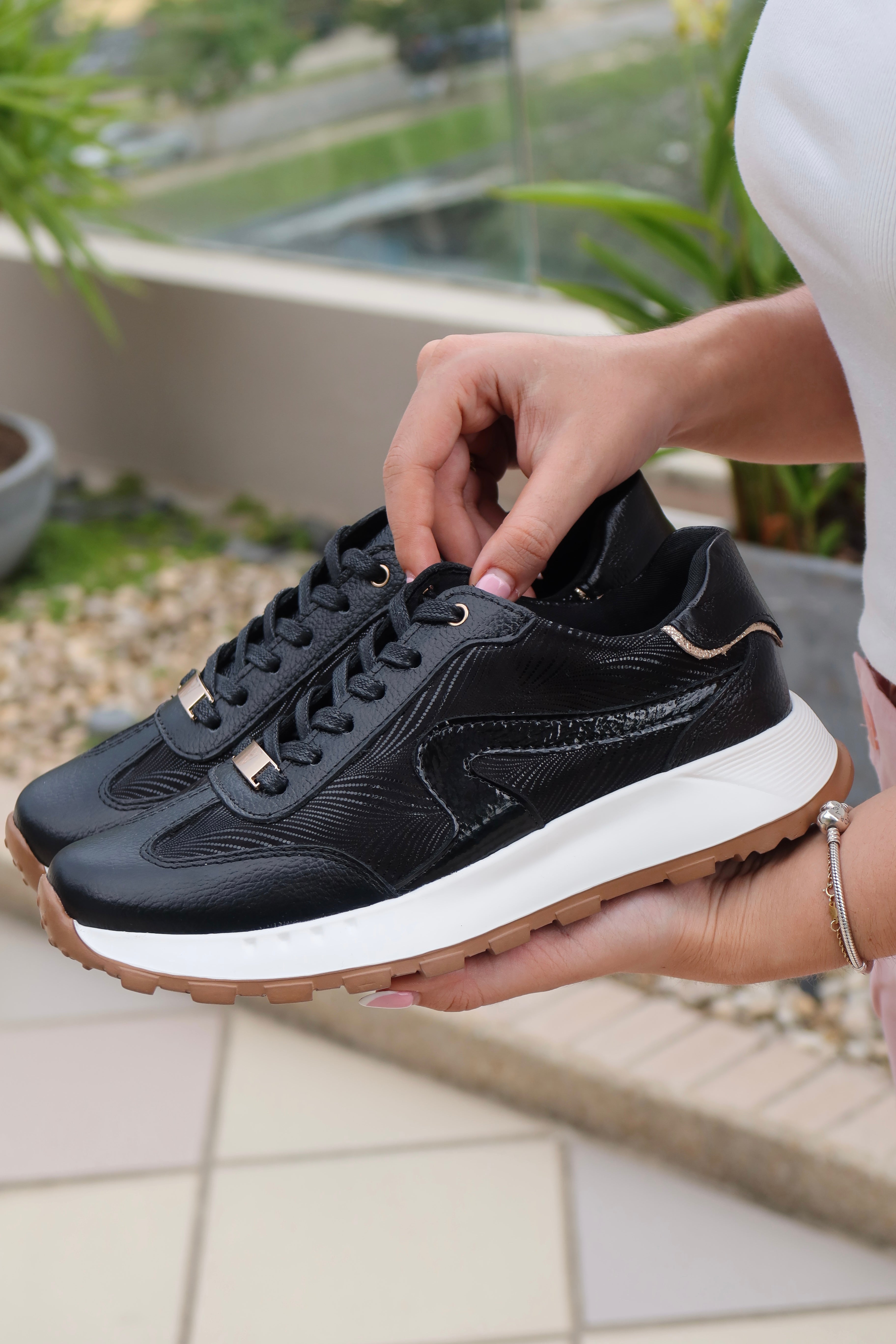 Tenis Aurora Negro en Cuero - Paula Vélez