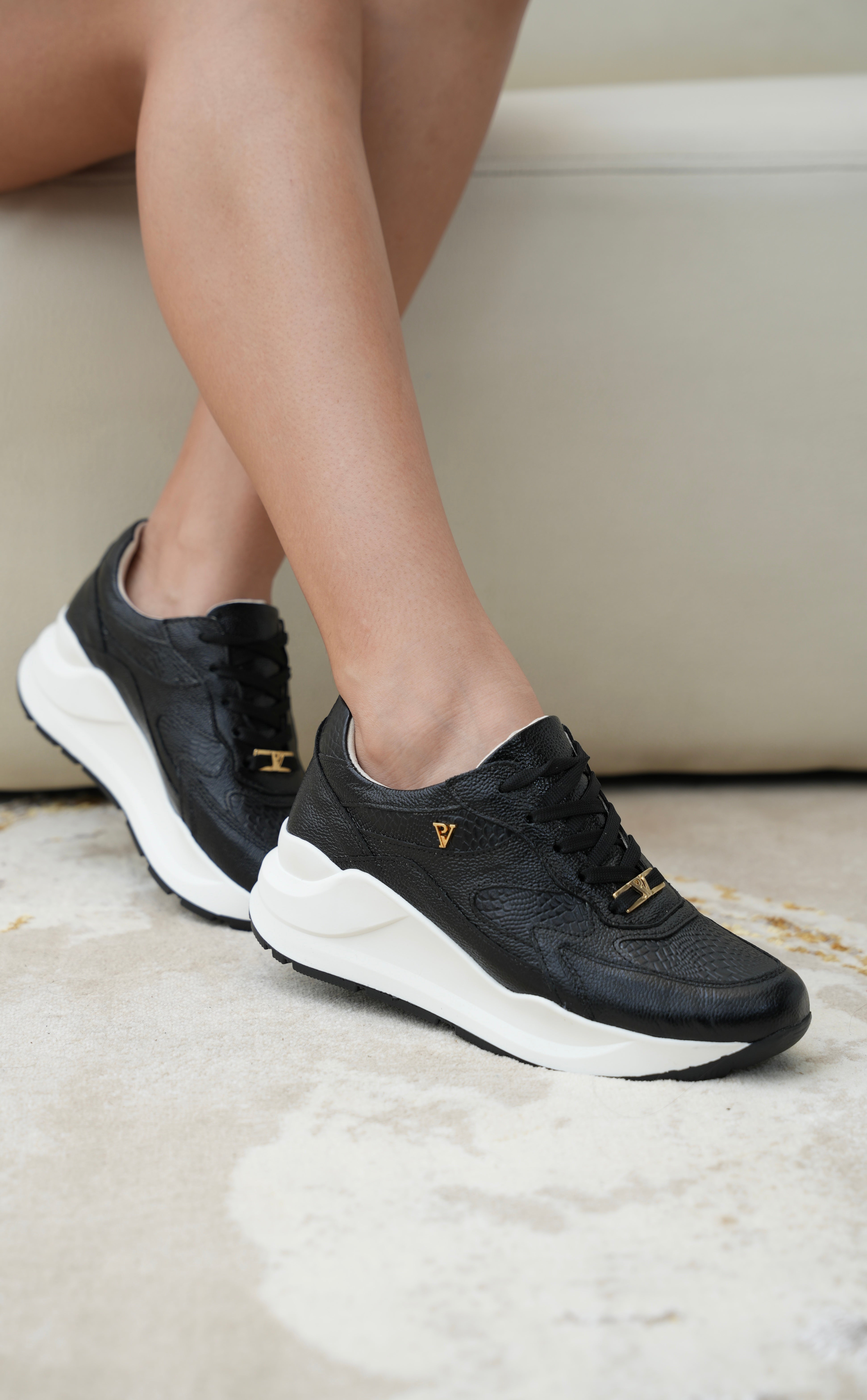 SAMARA NEGRO TENIS EN CUERO