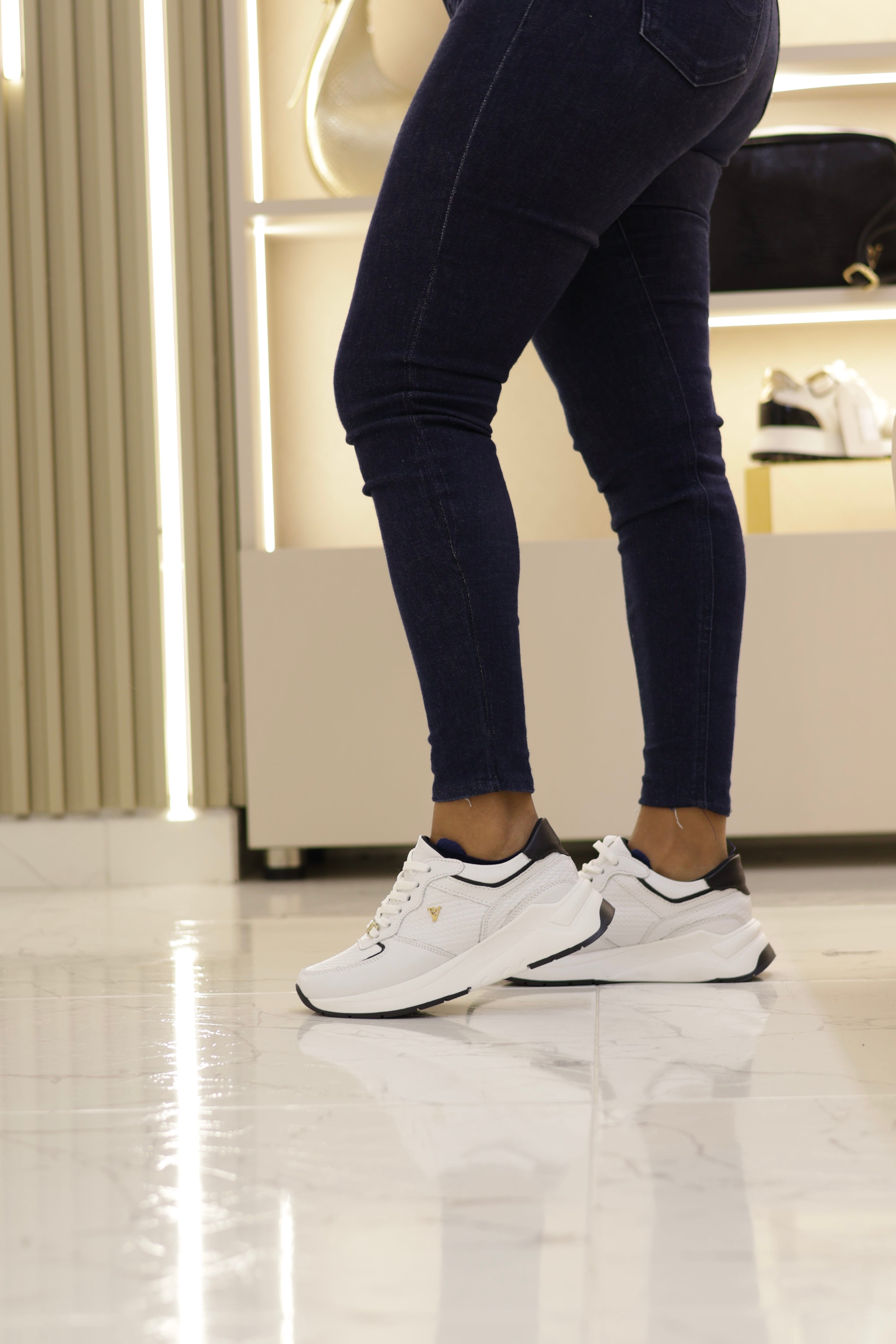 Tenis Milu blanco x negro en cuero