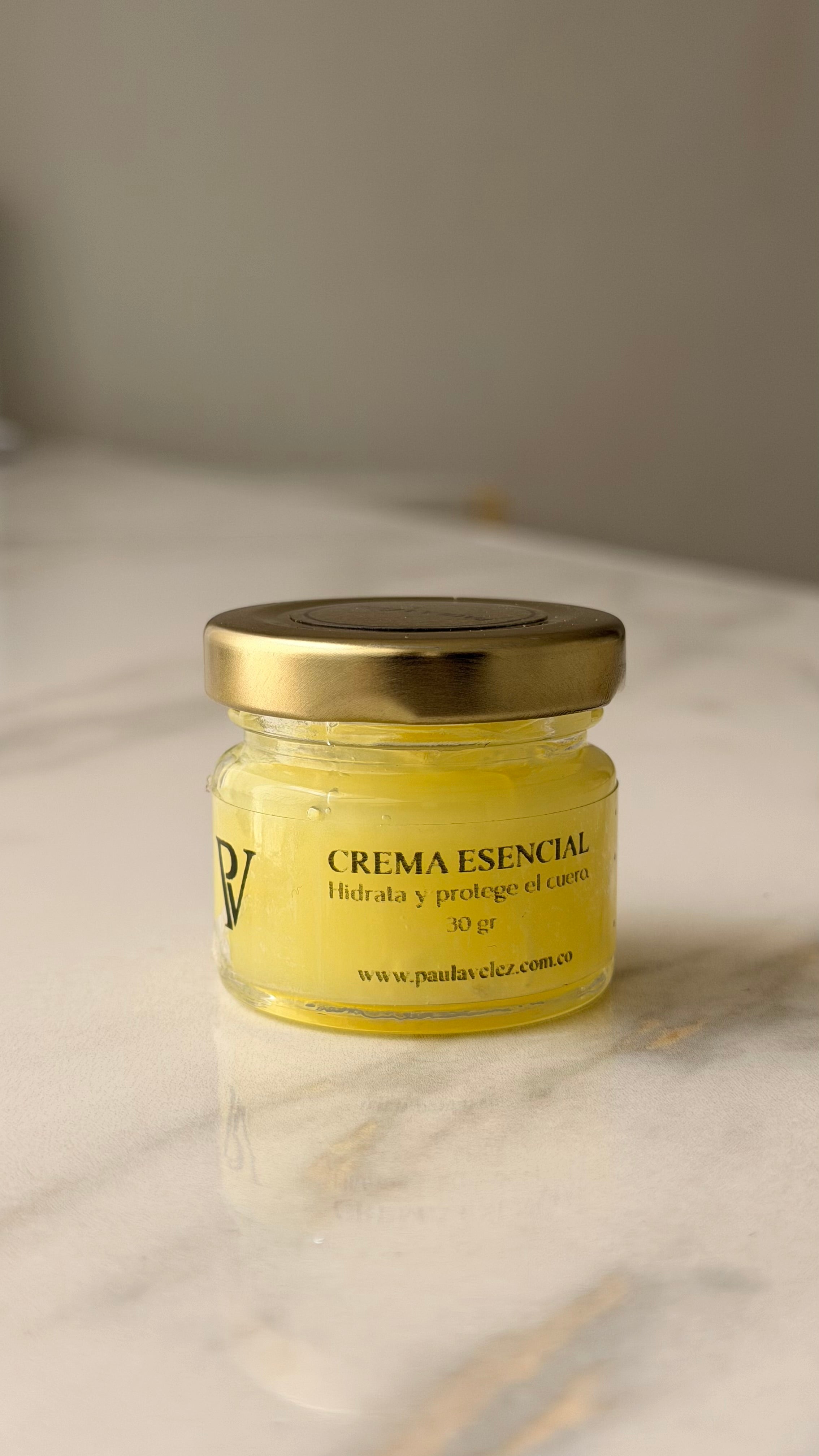 Crema esencial para cuero