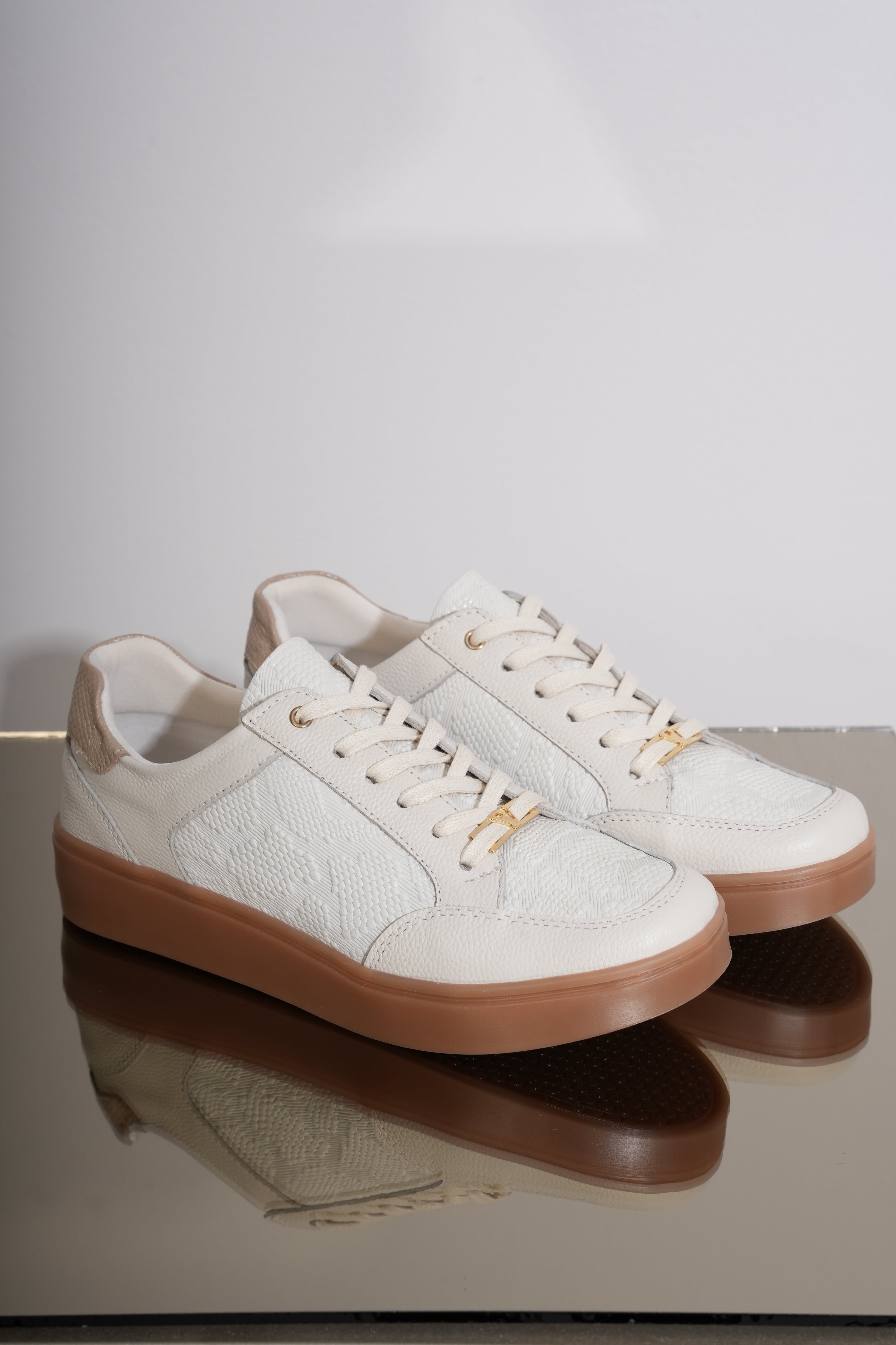 Aspen Arena London Tenis en Cuero