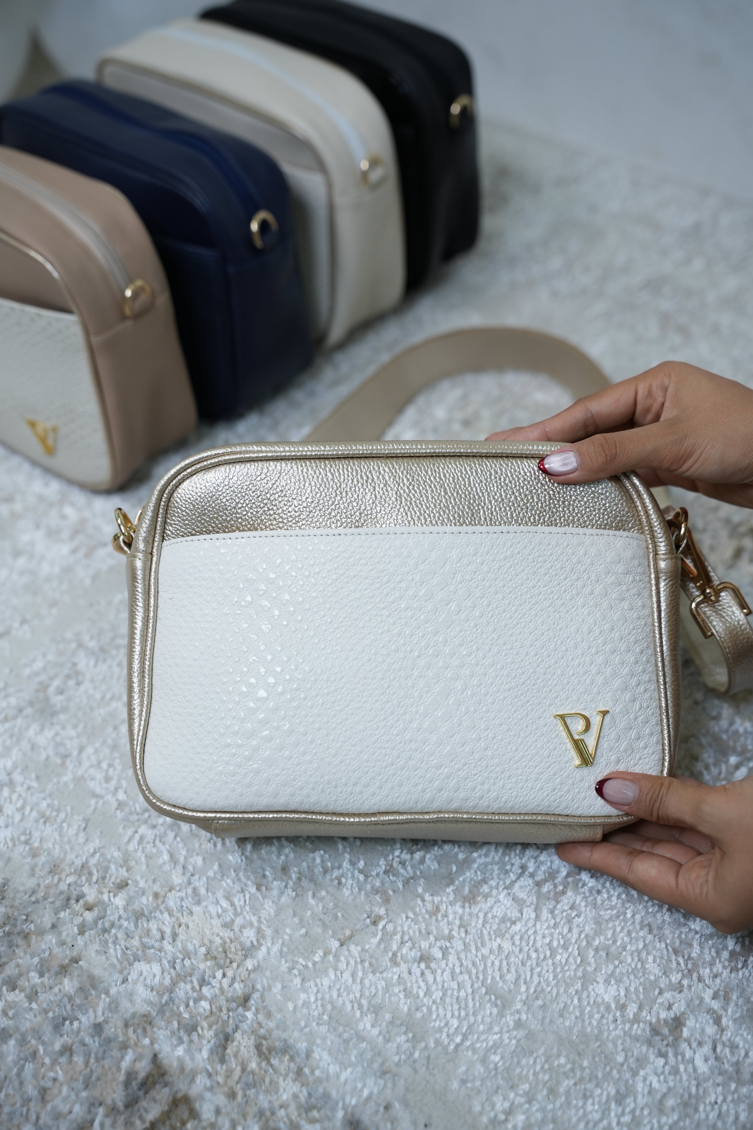 Bolso Emma Champan Talco en Cuero