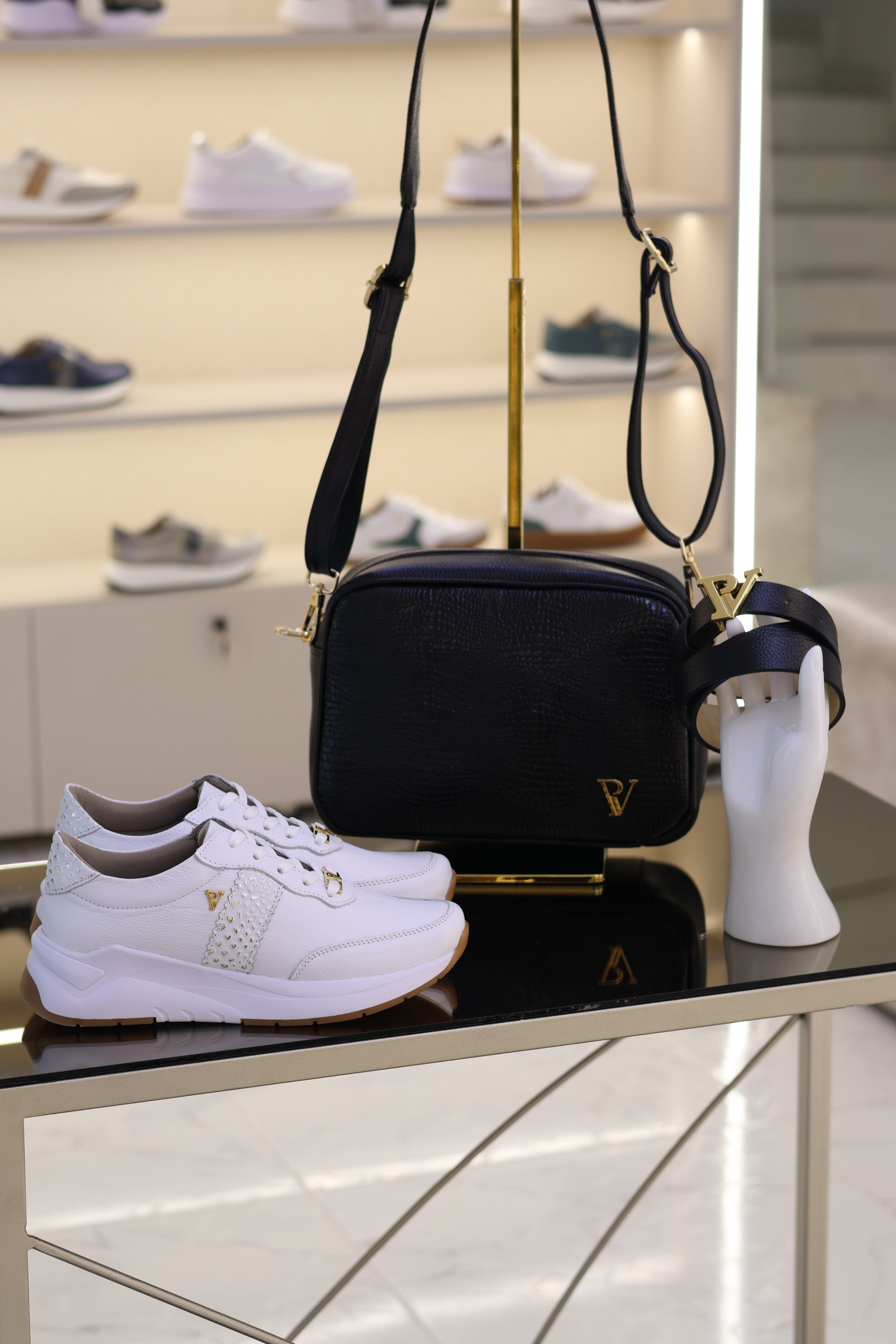 Tenis Oso Blanco Zafiro en cuero