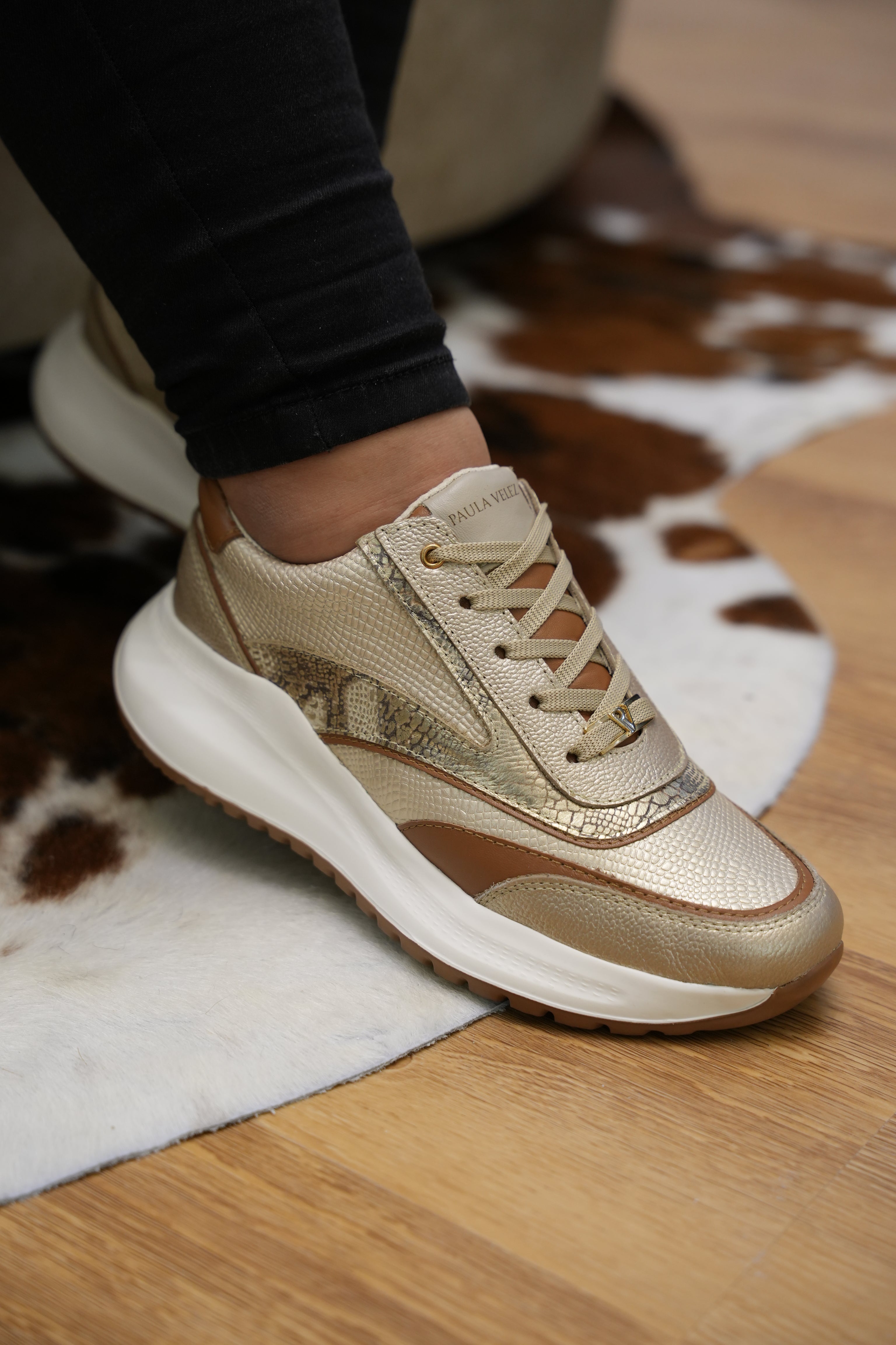 Tenis de cuero Bariloche champán folia