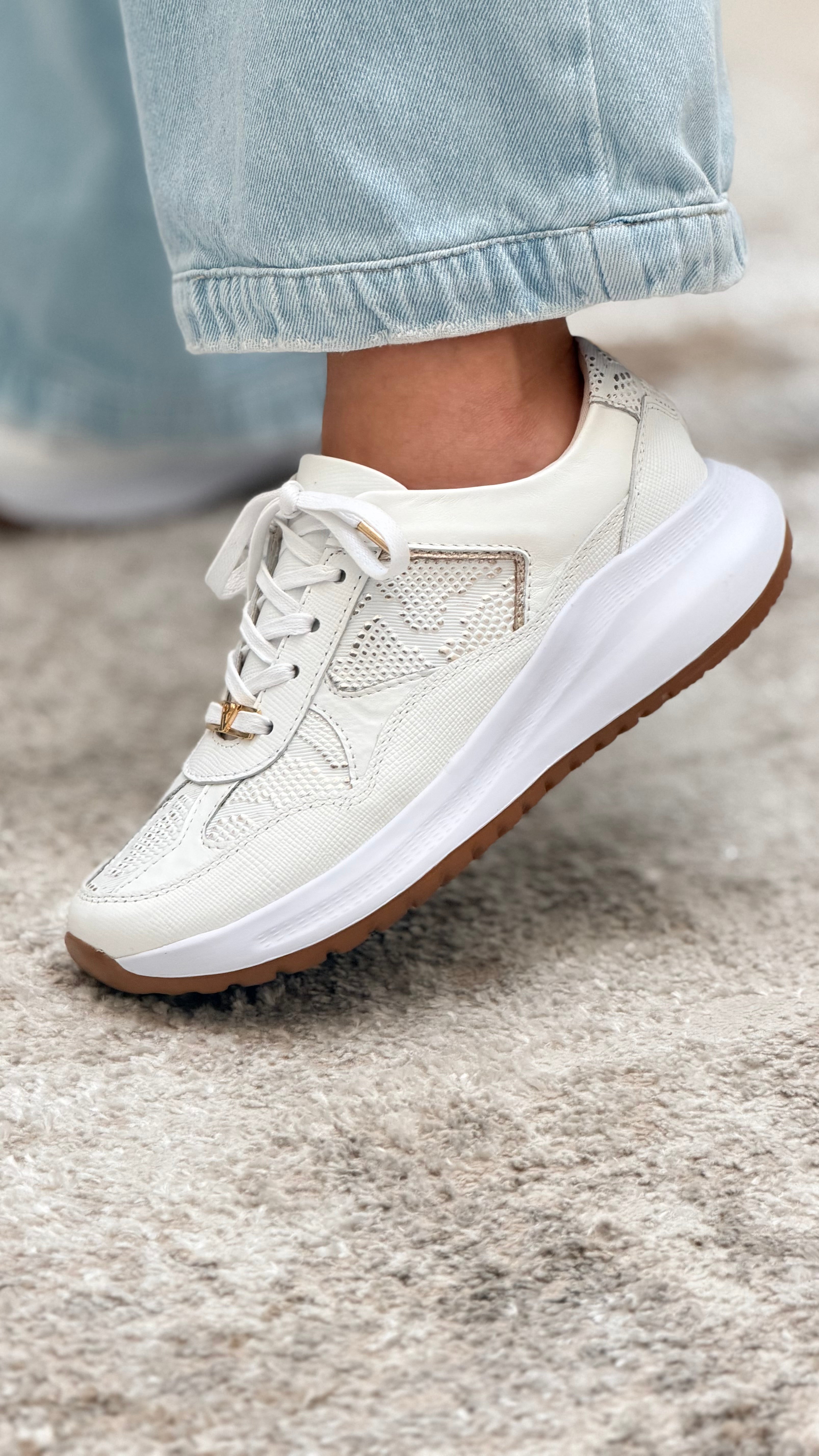 Luciana Blanco Medusa Tenis en Cuero