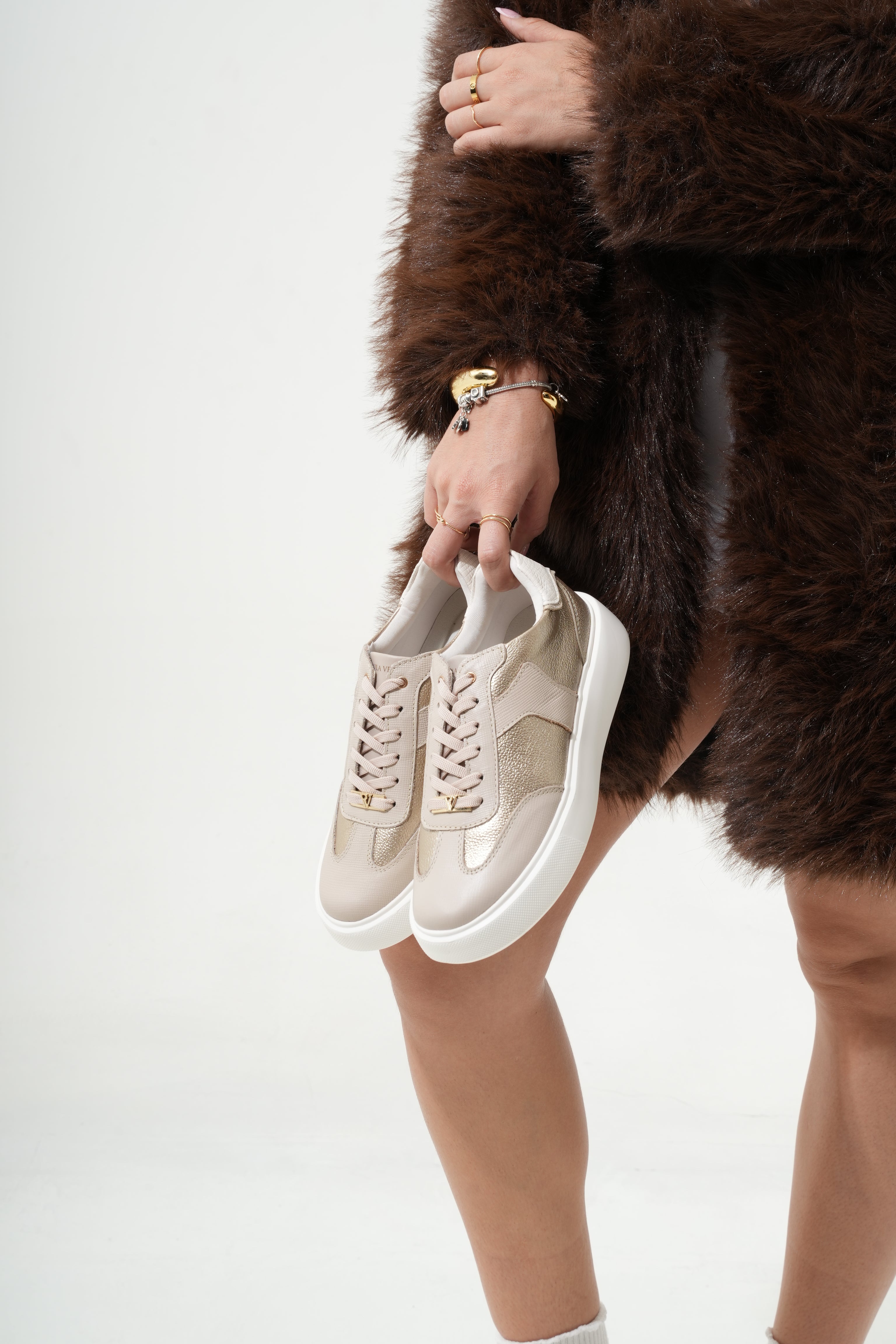 Milán Arena Luna Tenis en Cuero