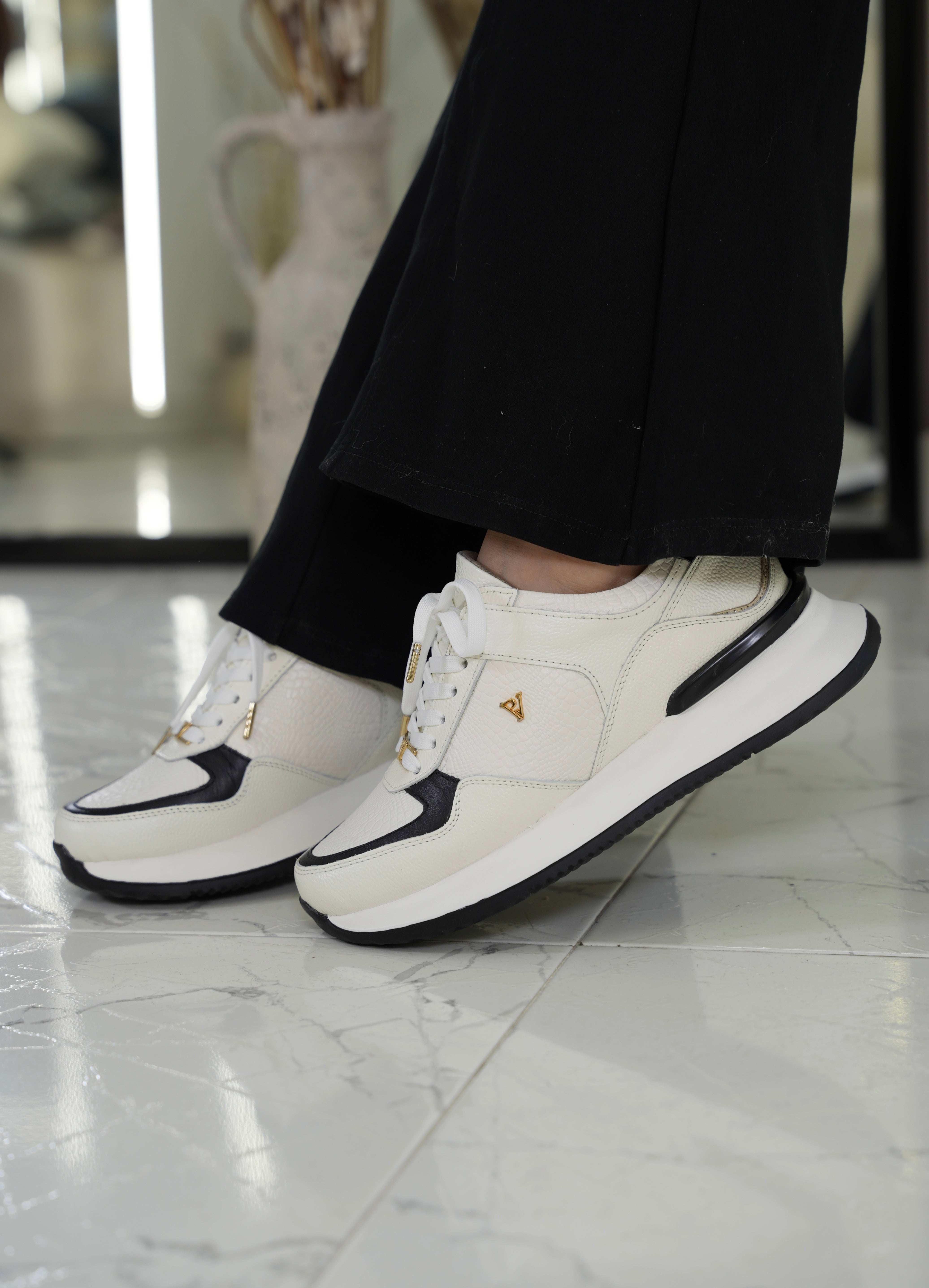 Tenis Denver Talco con Negro en cuero