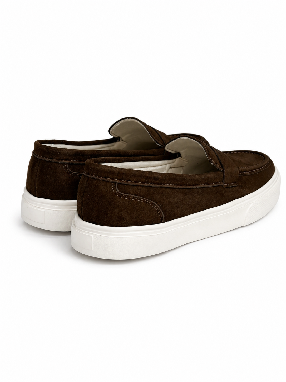 Mocasín en carnaza café para hombre