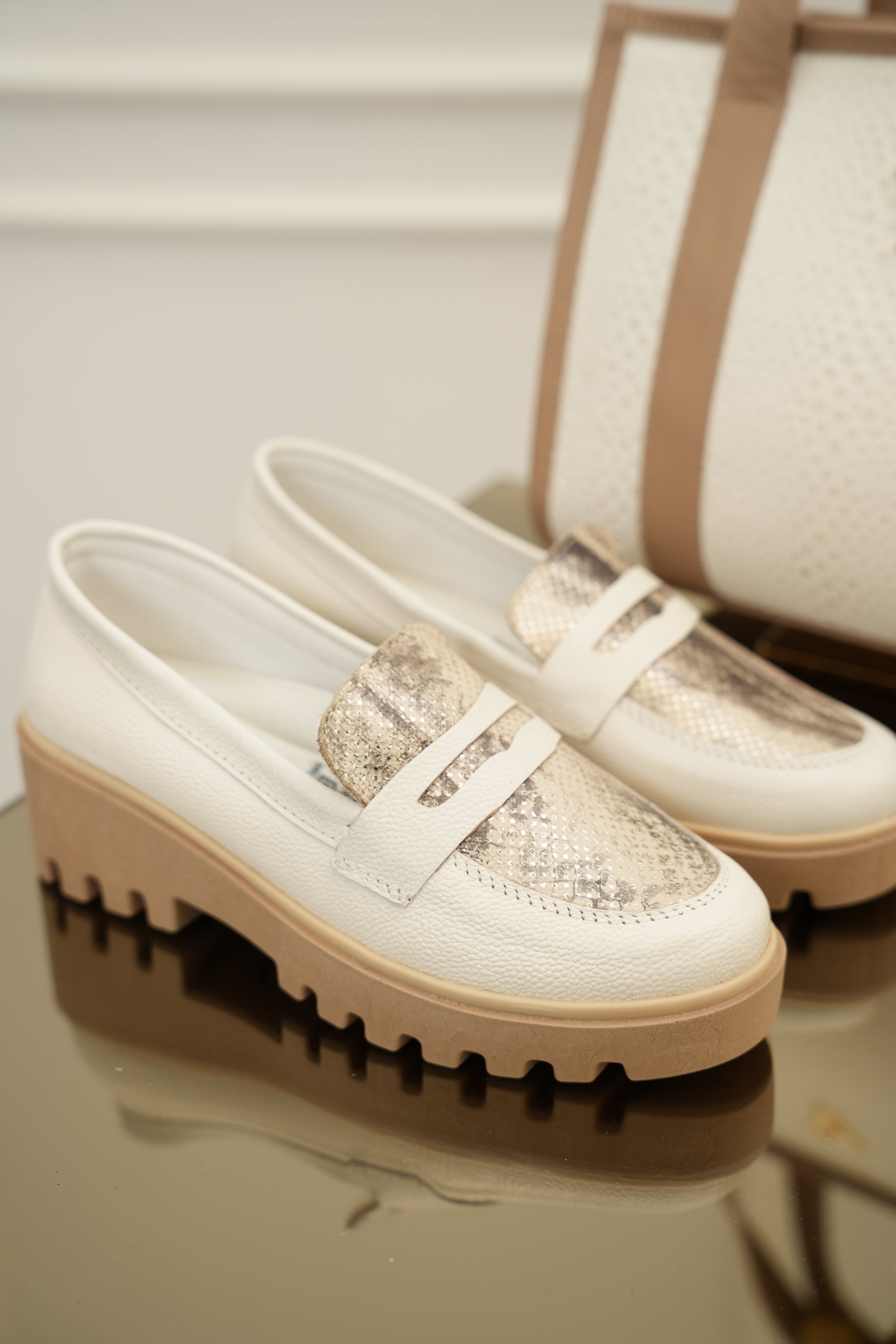 Mocasín Emma Avena Osaka en cuero