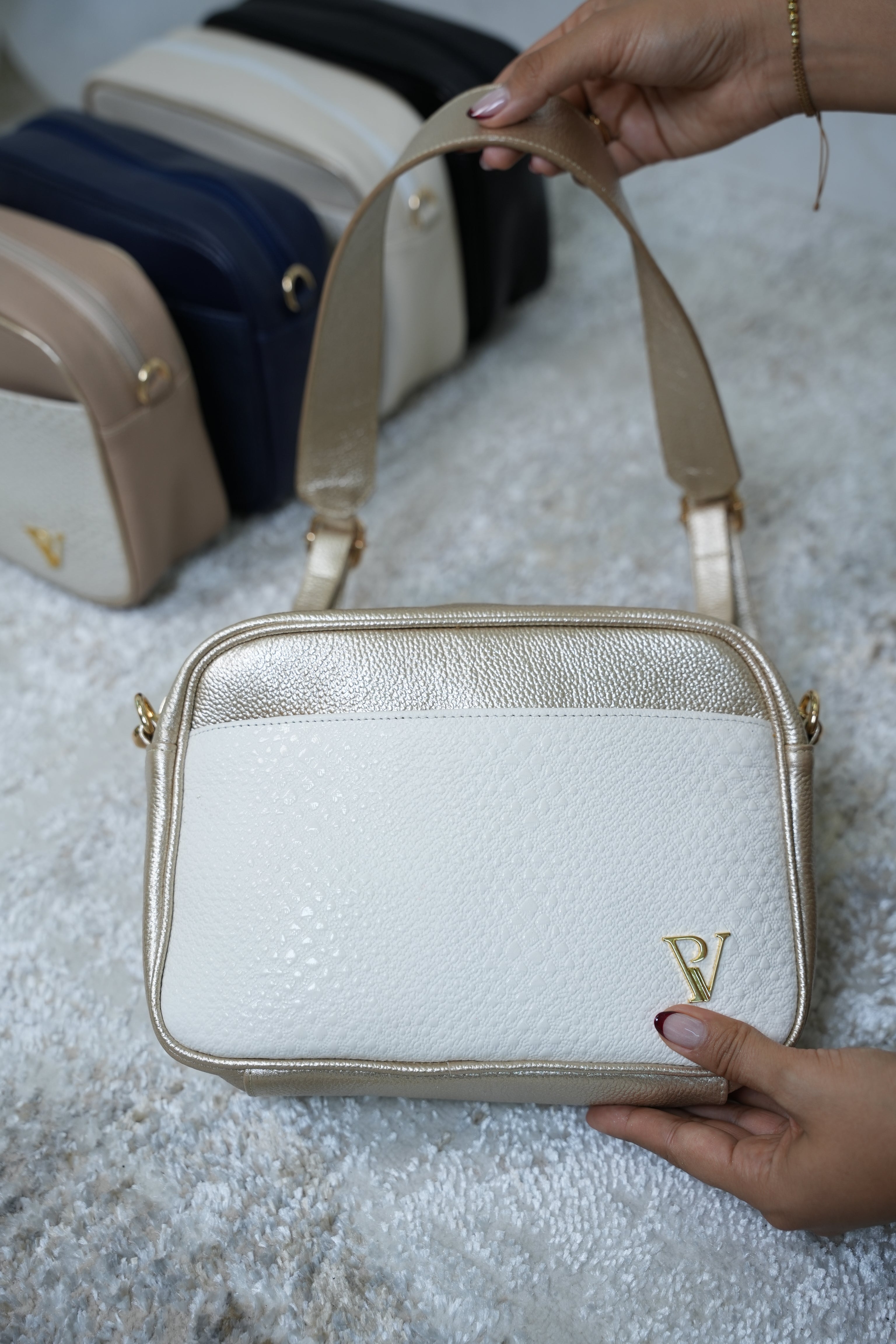 Bolso Emma Champan Talco en Cuero