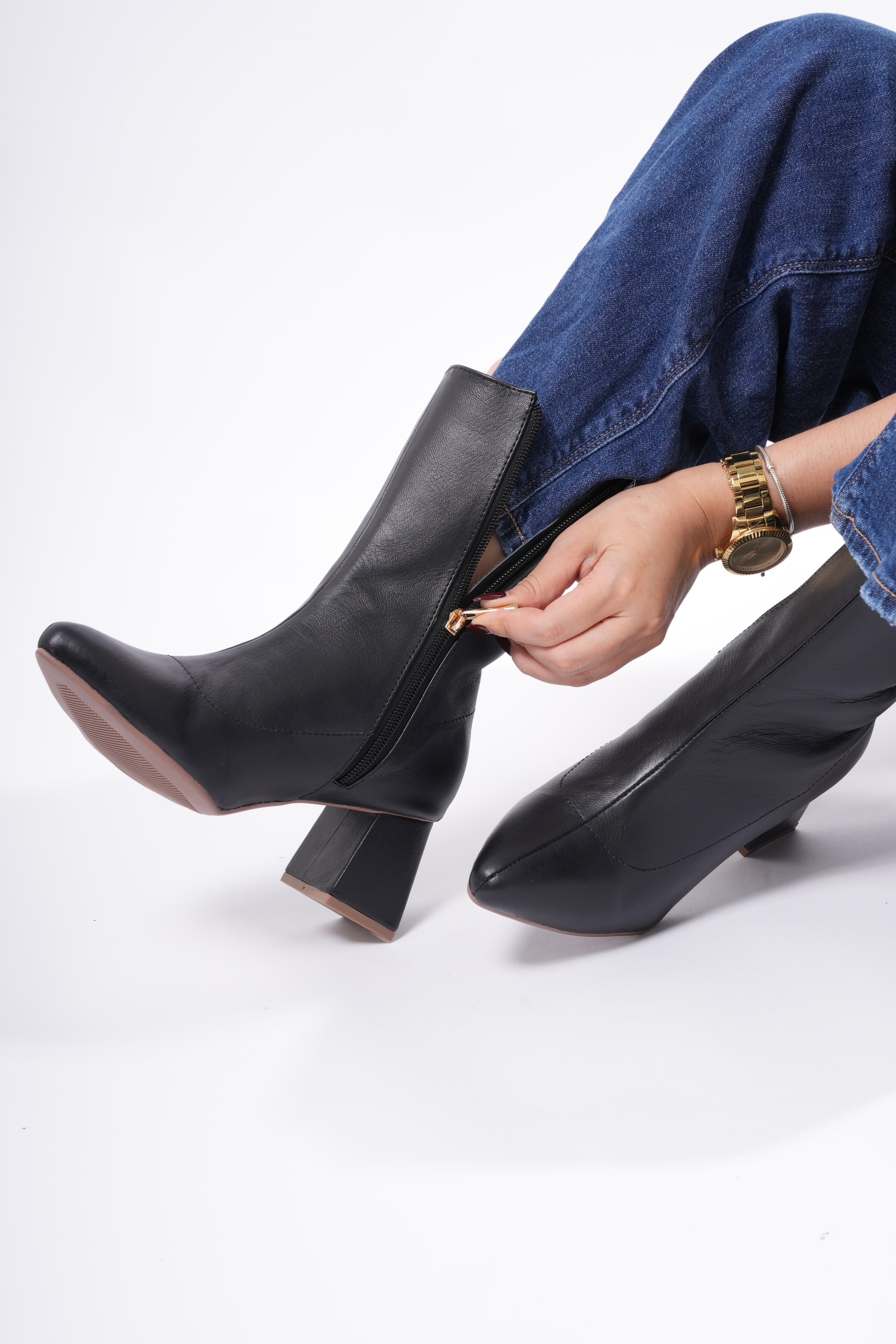 Botin en cuero negro