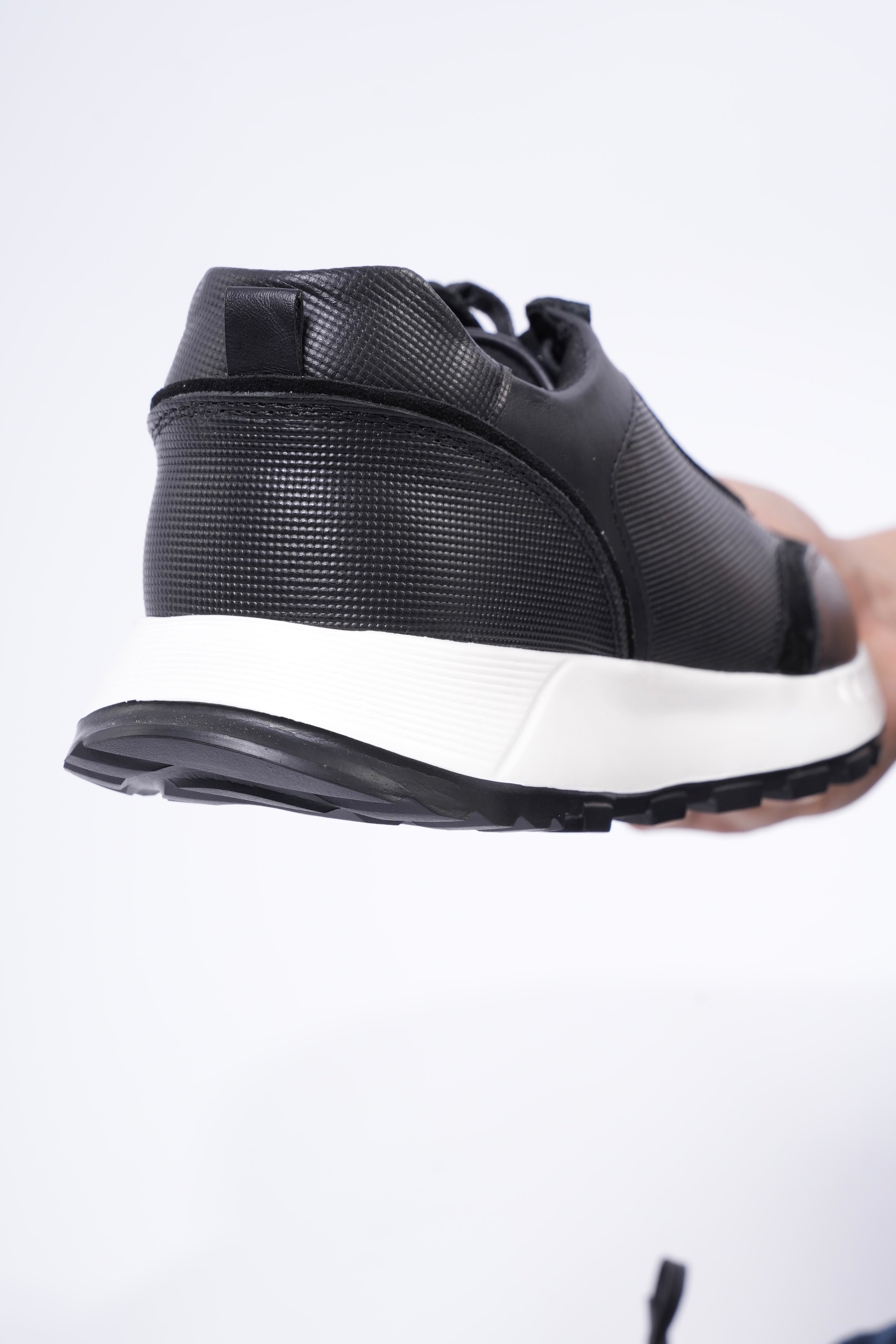 Tenis Origen negro navy en cuero para hombre