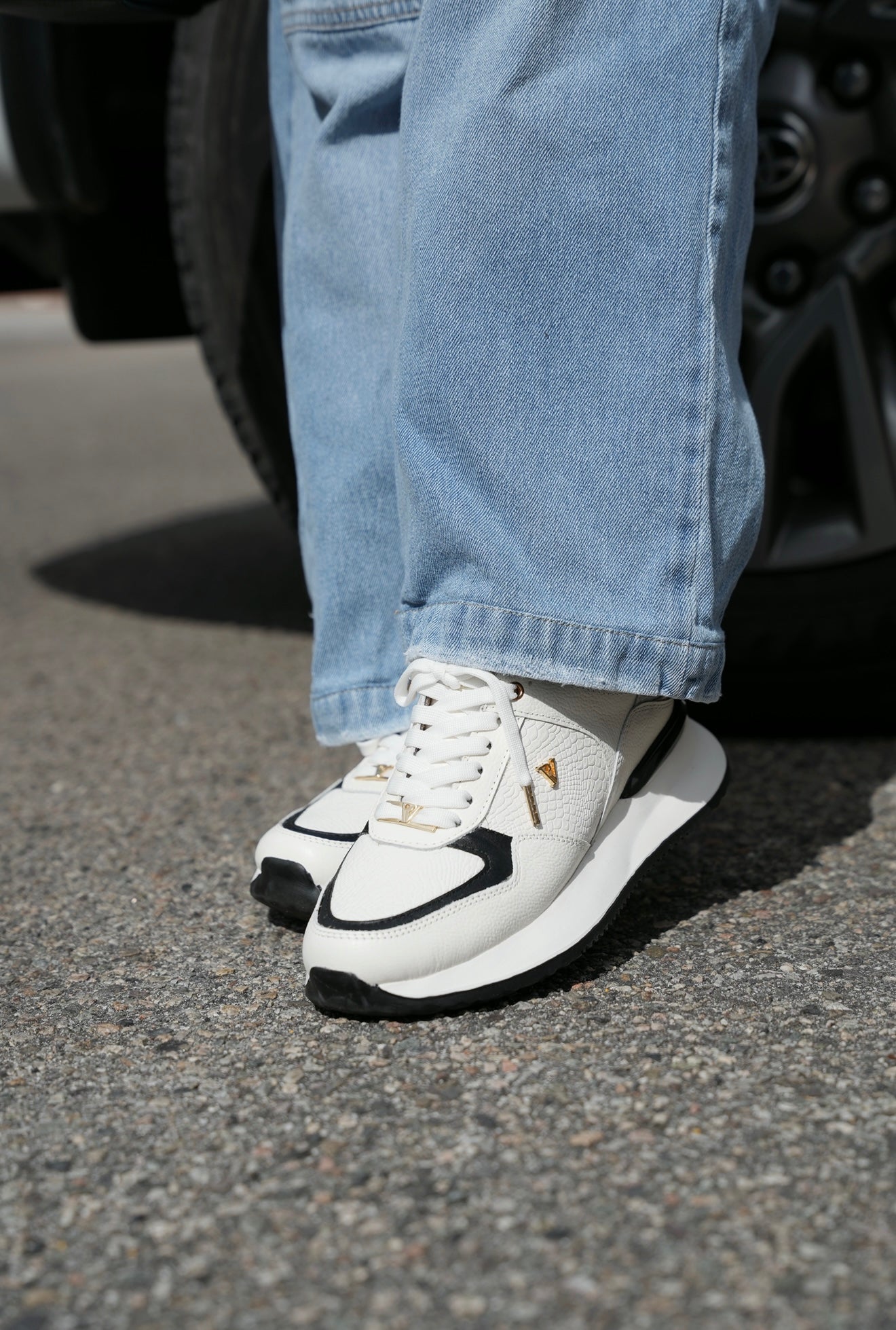 Tenis Denver Talco con Negro en cuero