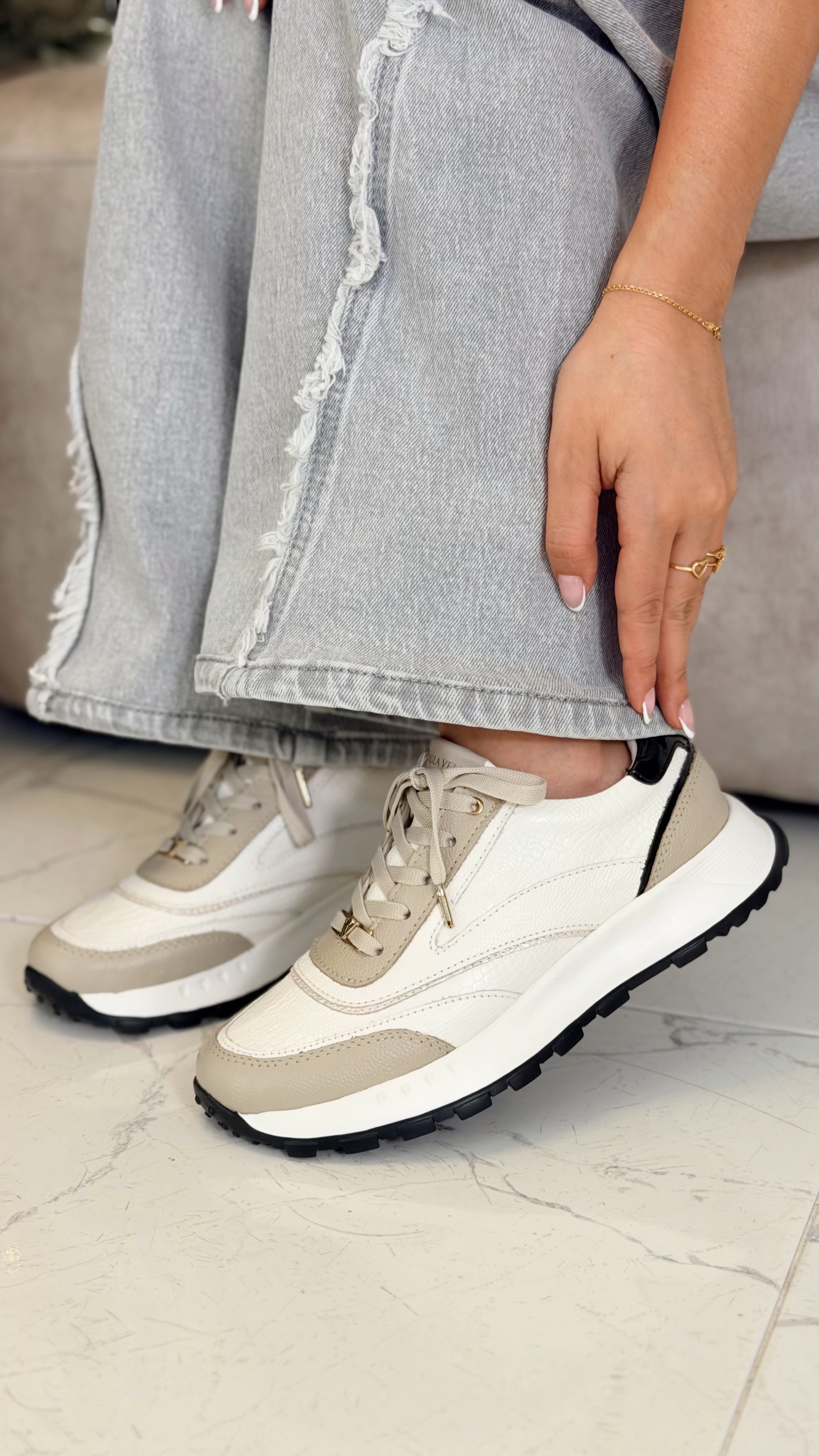 Tenis Bariloche Avena Folia Talco en cuero