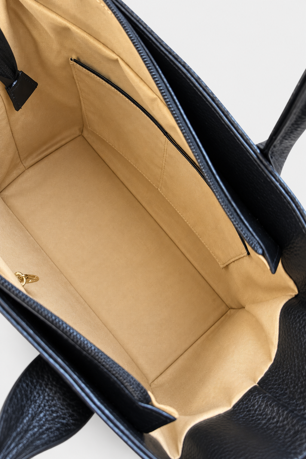 Bolso Firenze en cuero Negro - Paula Vélez