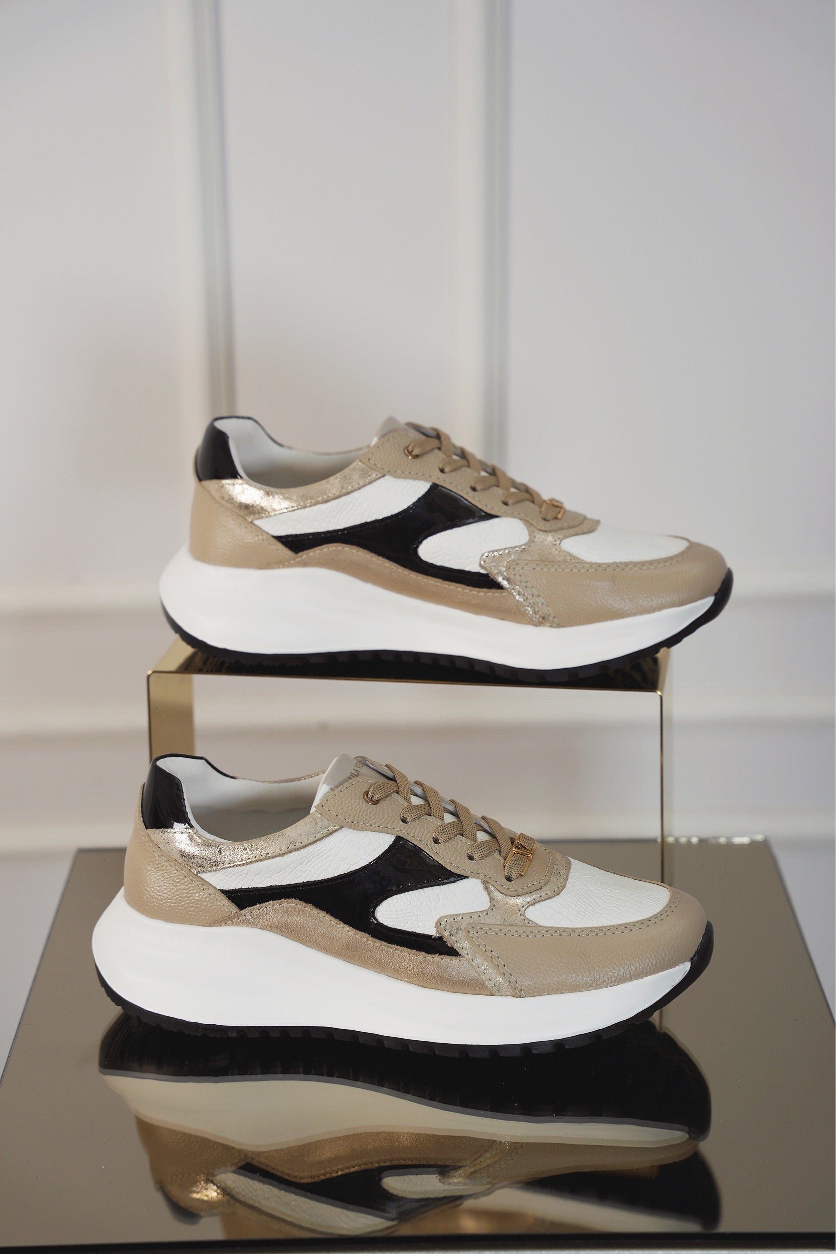 Tenis Samara Taupe Folia Charol