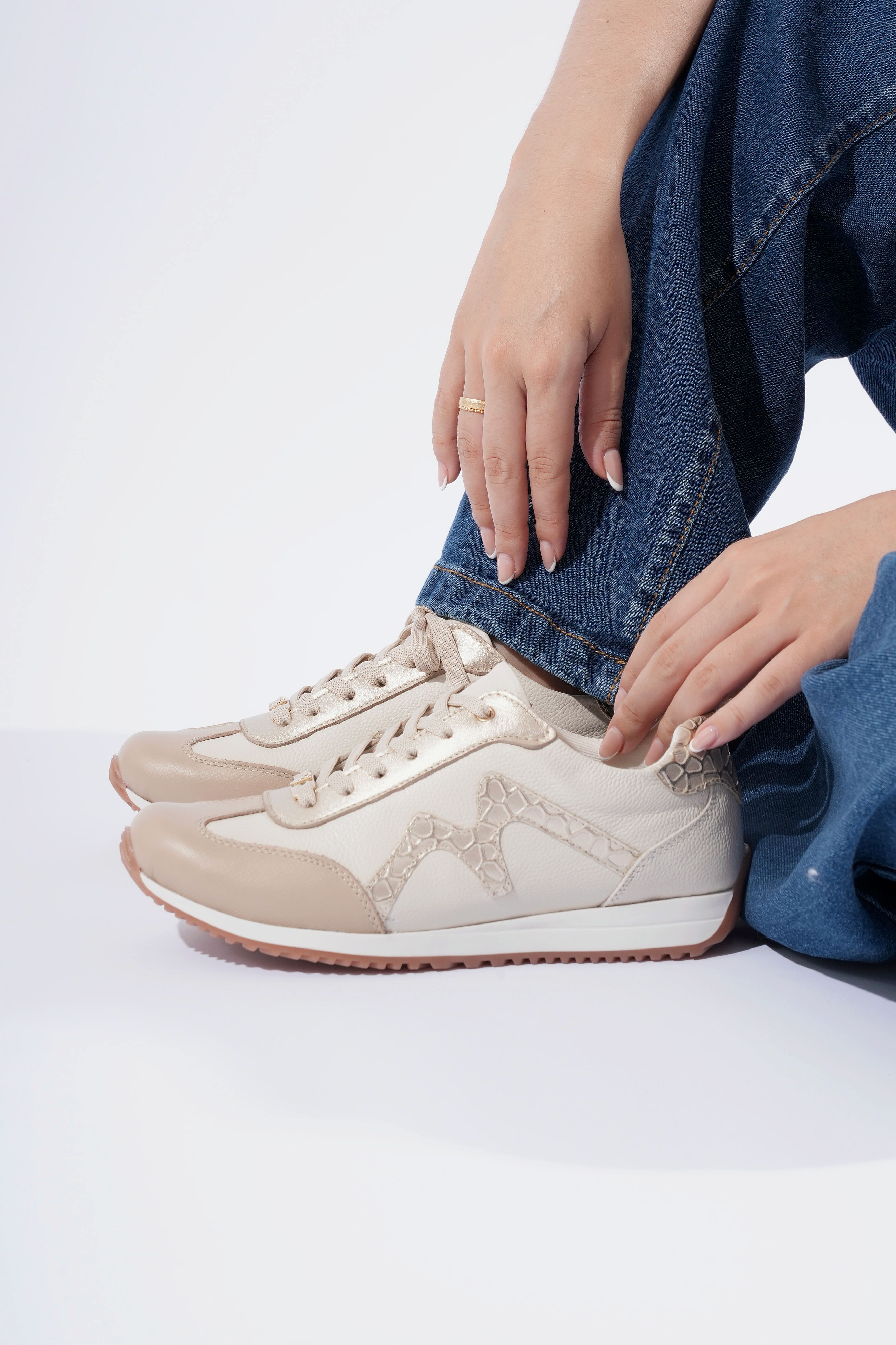 Milán Taupe Arena Run Tenis en Cuero