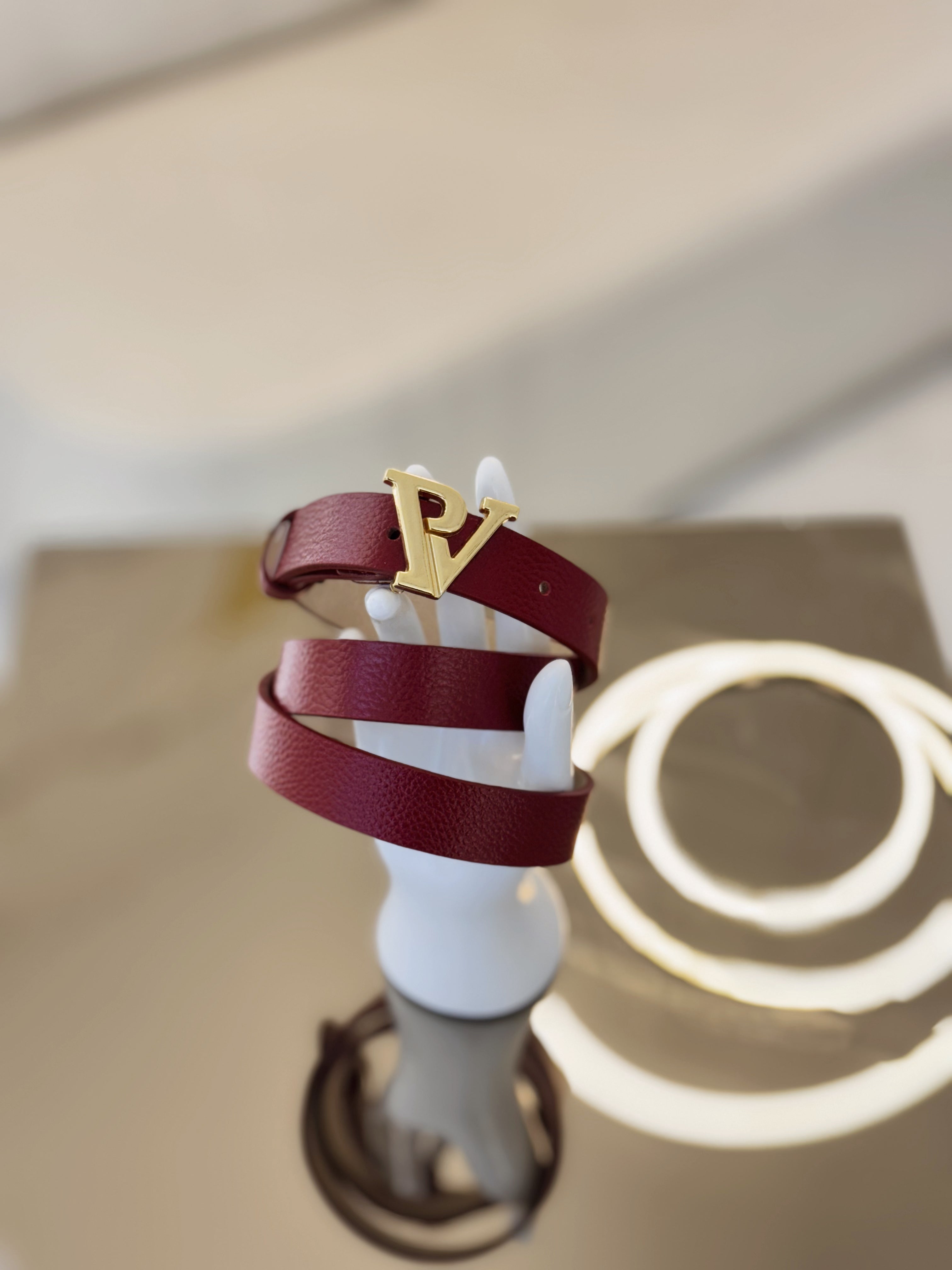 CINTURON ROJO EN CUERO