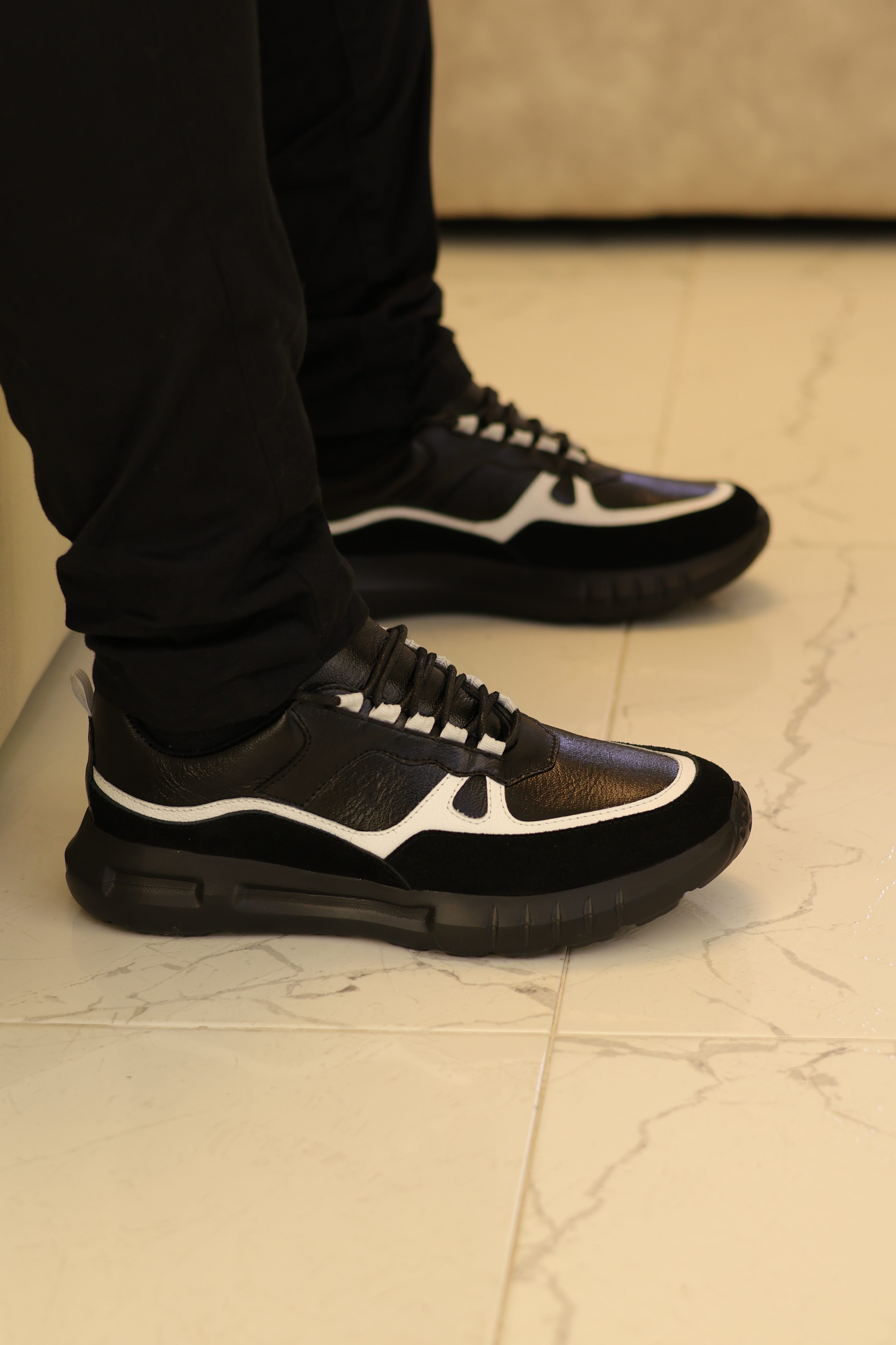 Tenis Román Negro X Blanco