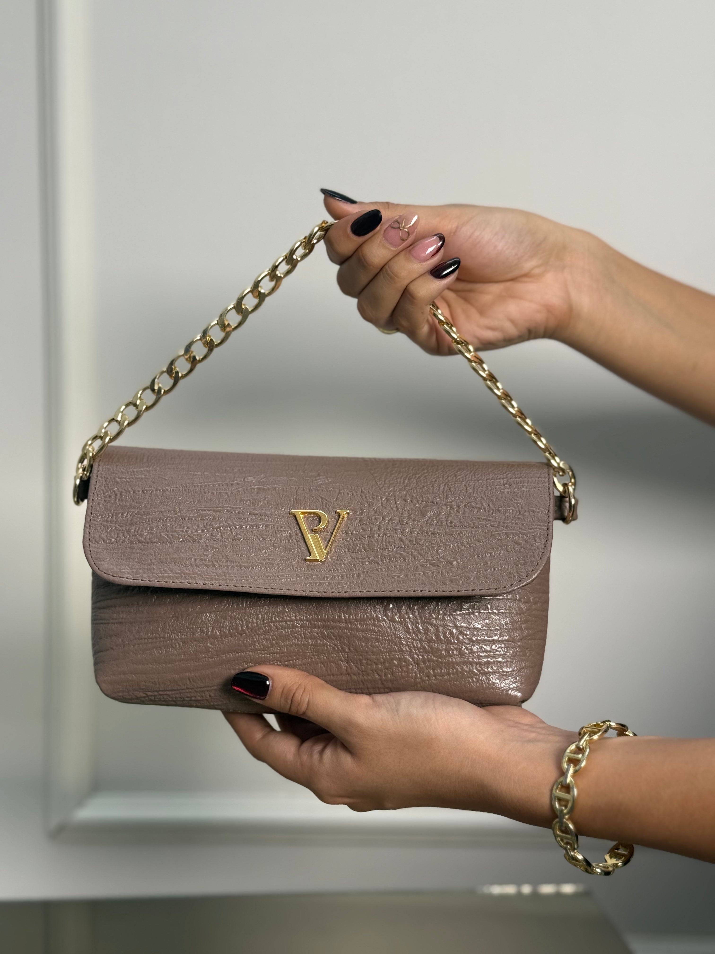 Bolso cangurero taupe en cuero