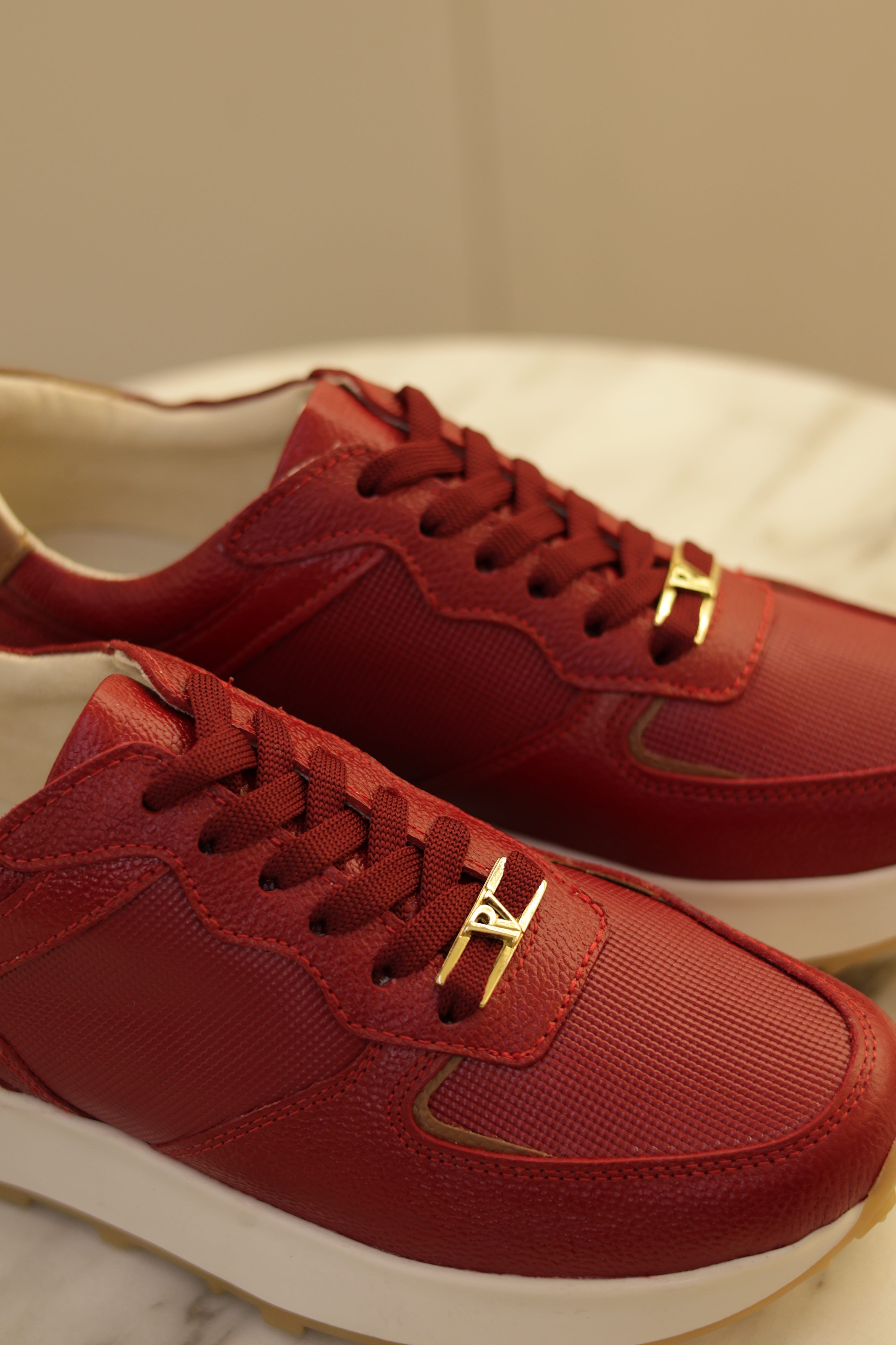 Tenis milu rojo miel en cuero