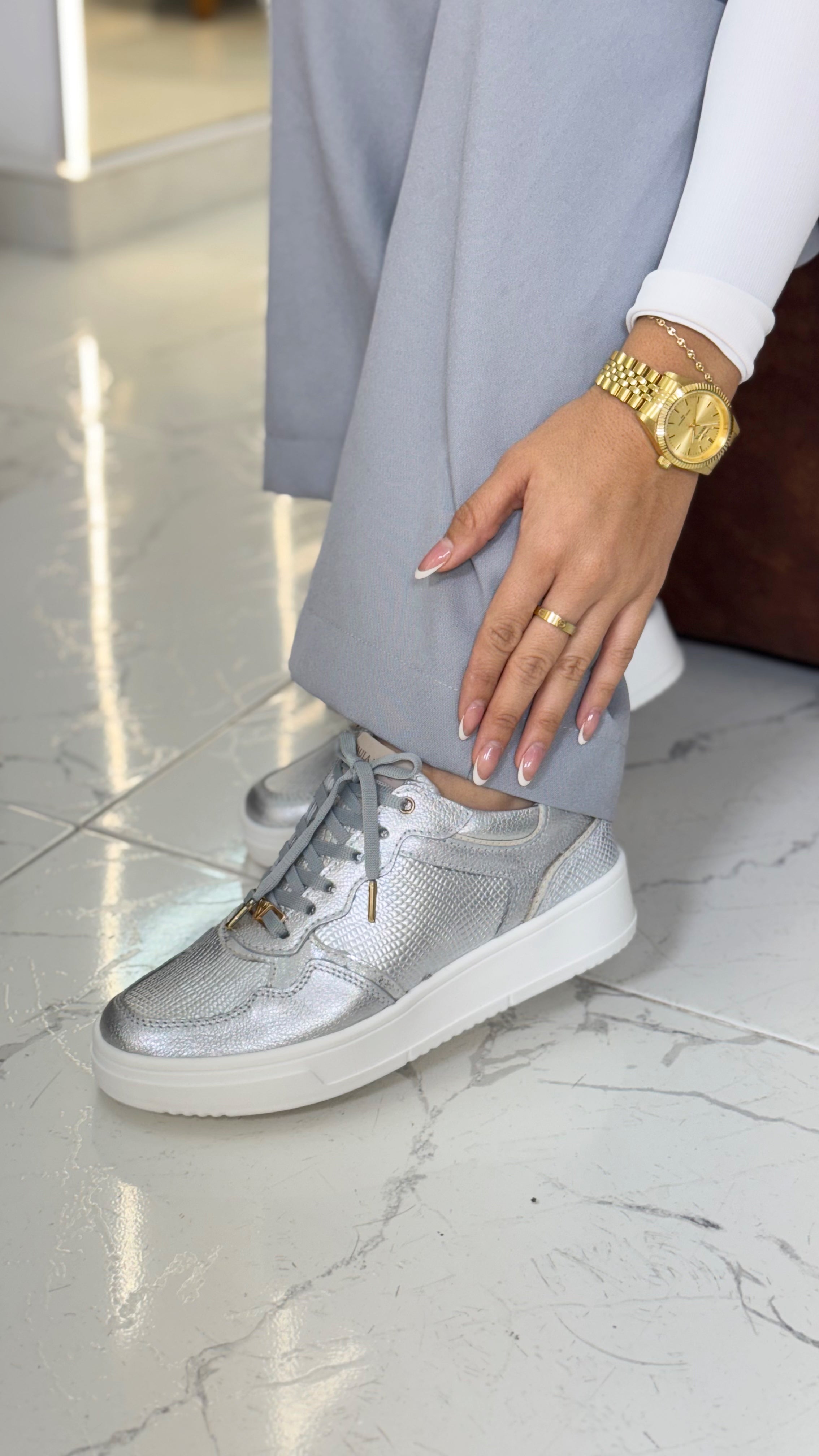 Tenis Paris Plata en Cuero