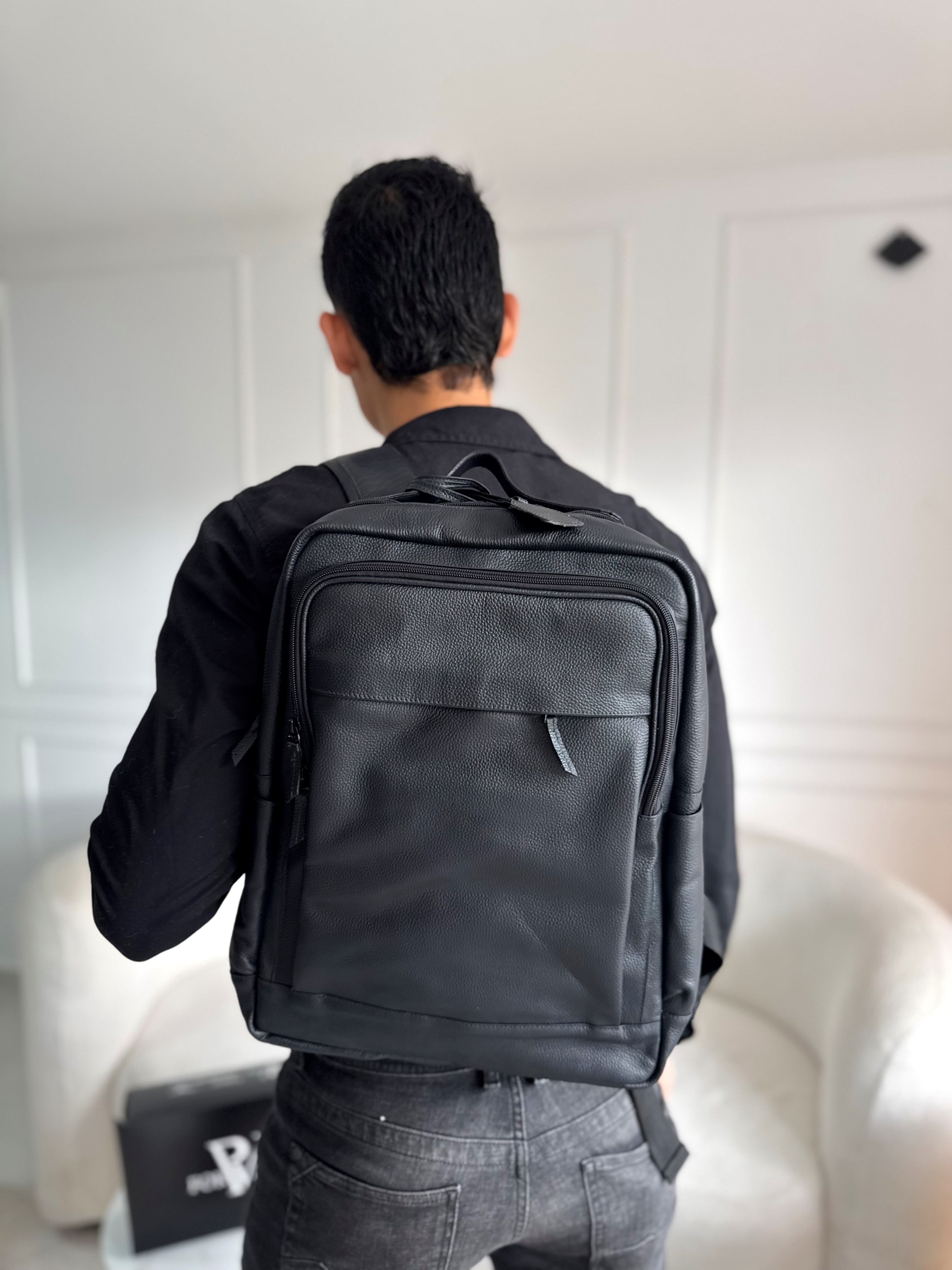 Morral grande negro en cuero