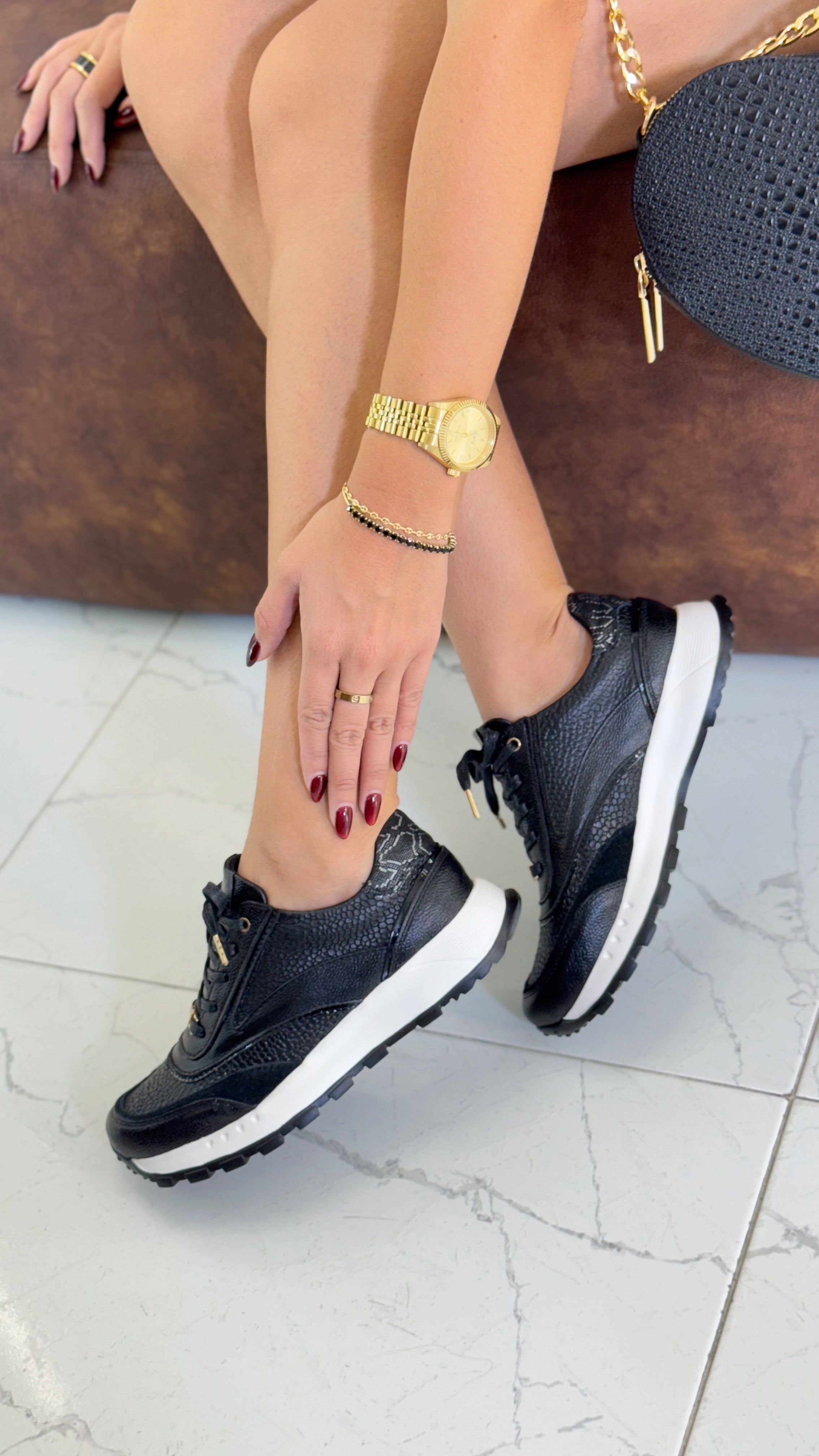 Bariloche Negro Folia Piton Nadal en cuero