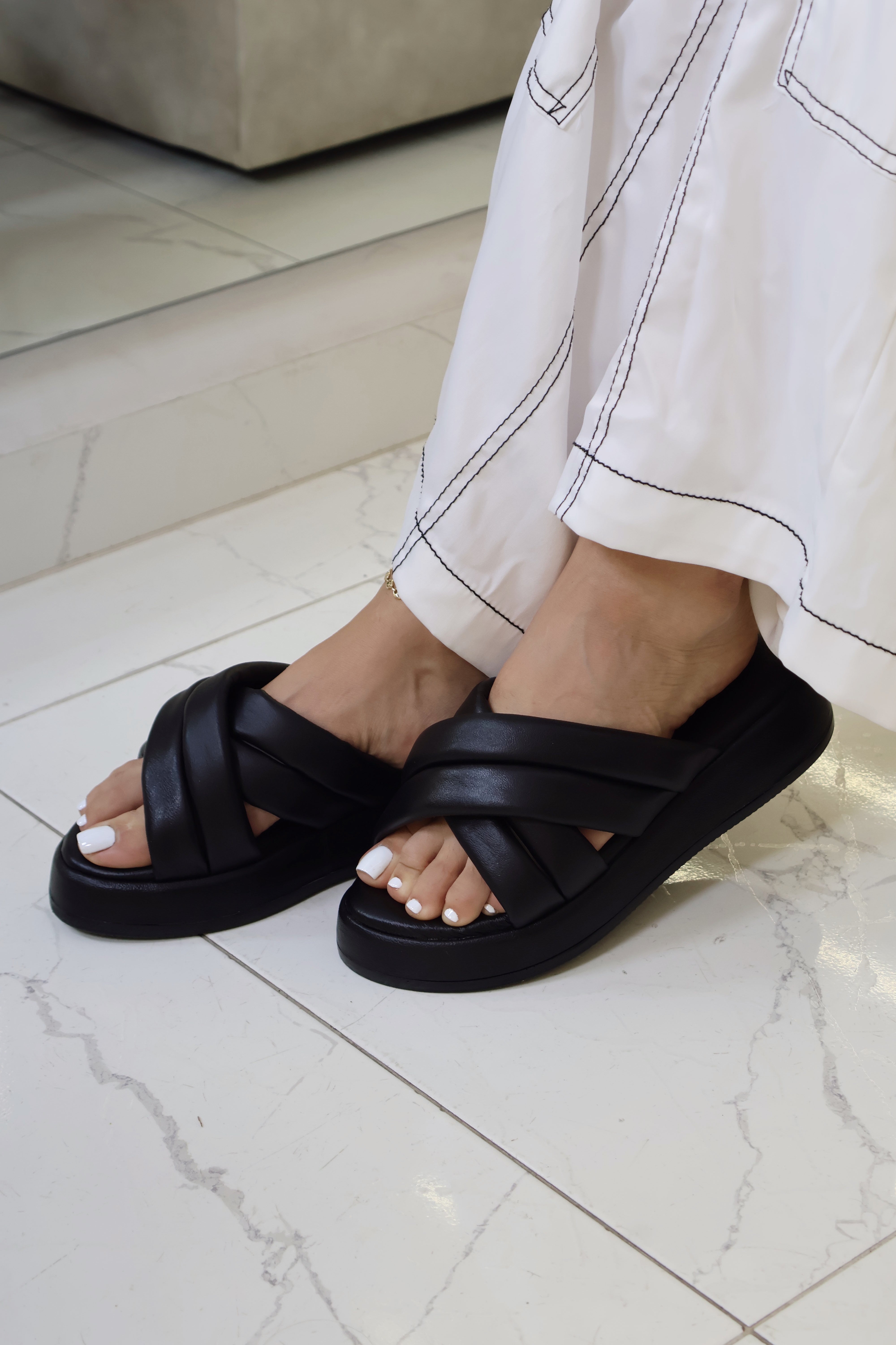 Sandalia en cuero Negro