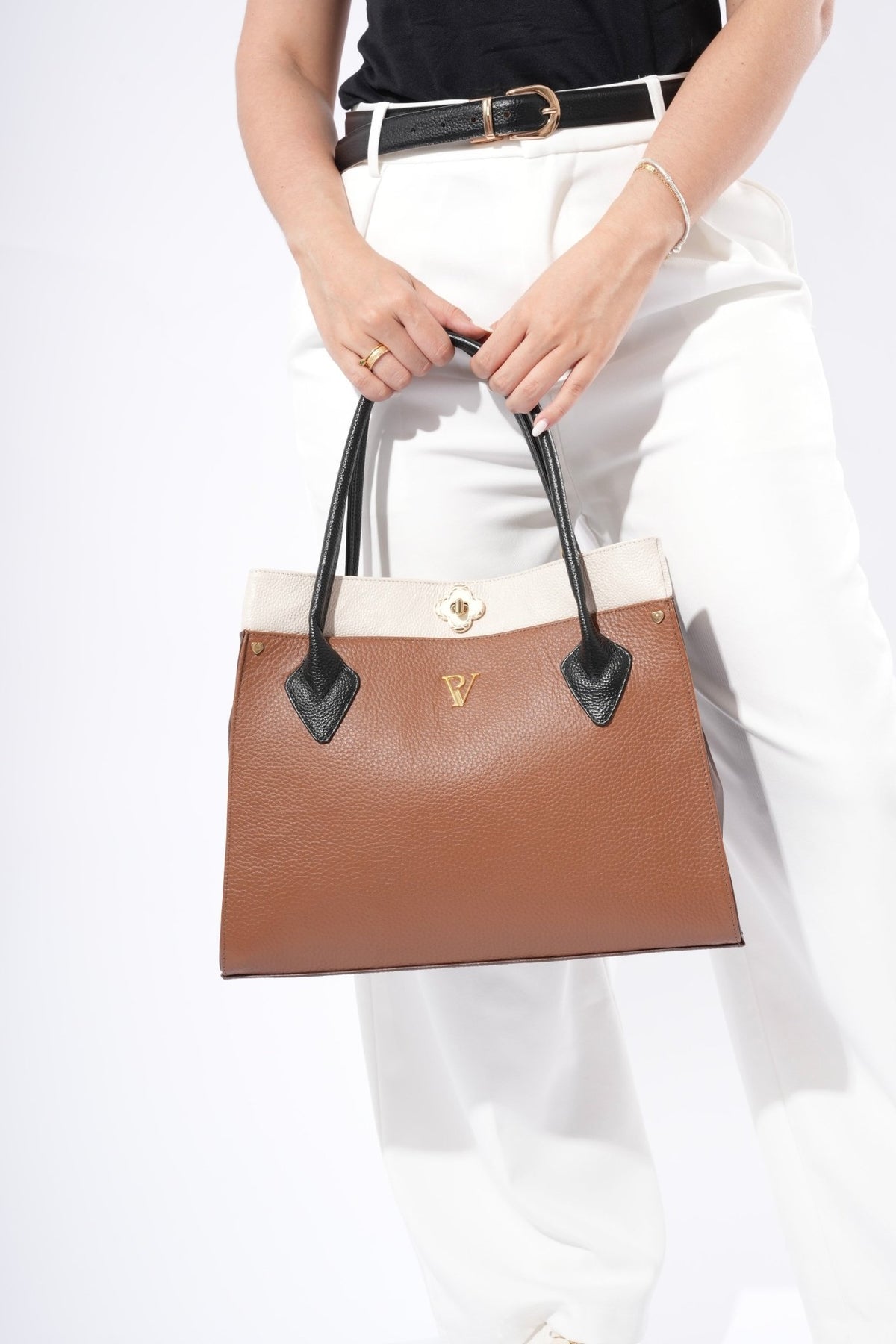 bolso en cuero flora miel - PAULA VELEZ