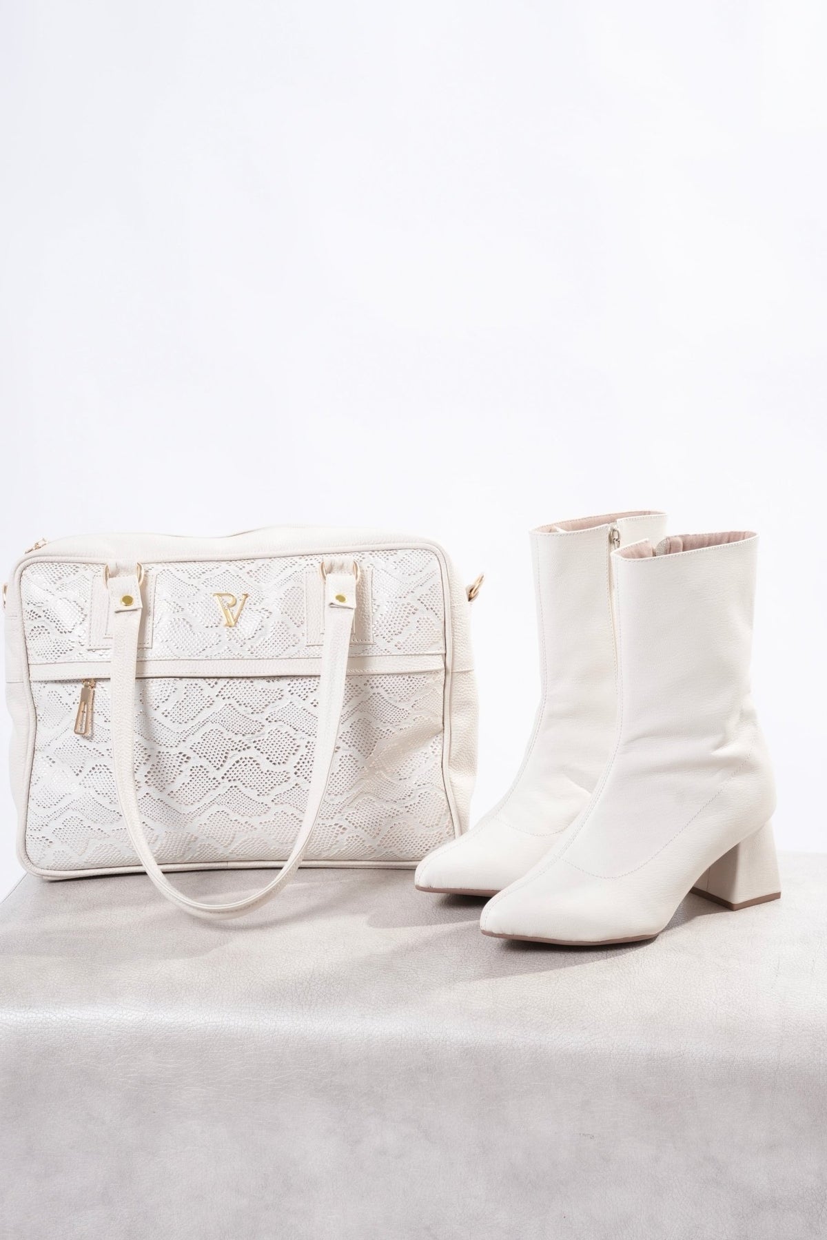 Botin en cuero marfil - PAULA VELEZ