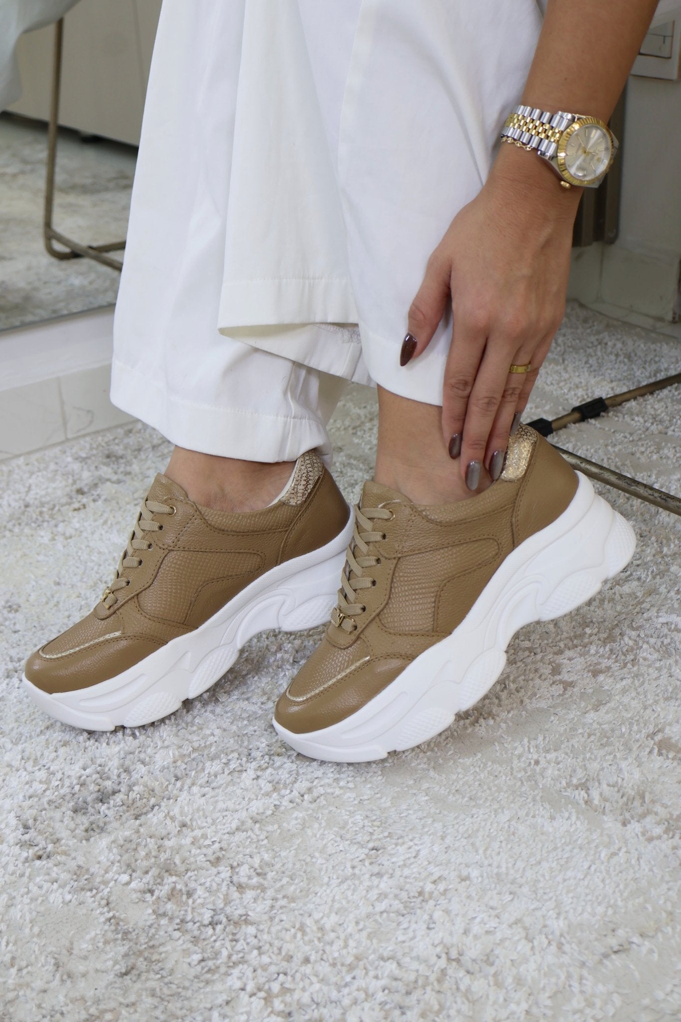 Kendall Taupe Tenis en Cuero - PAULA VELEZ