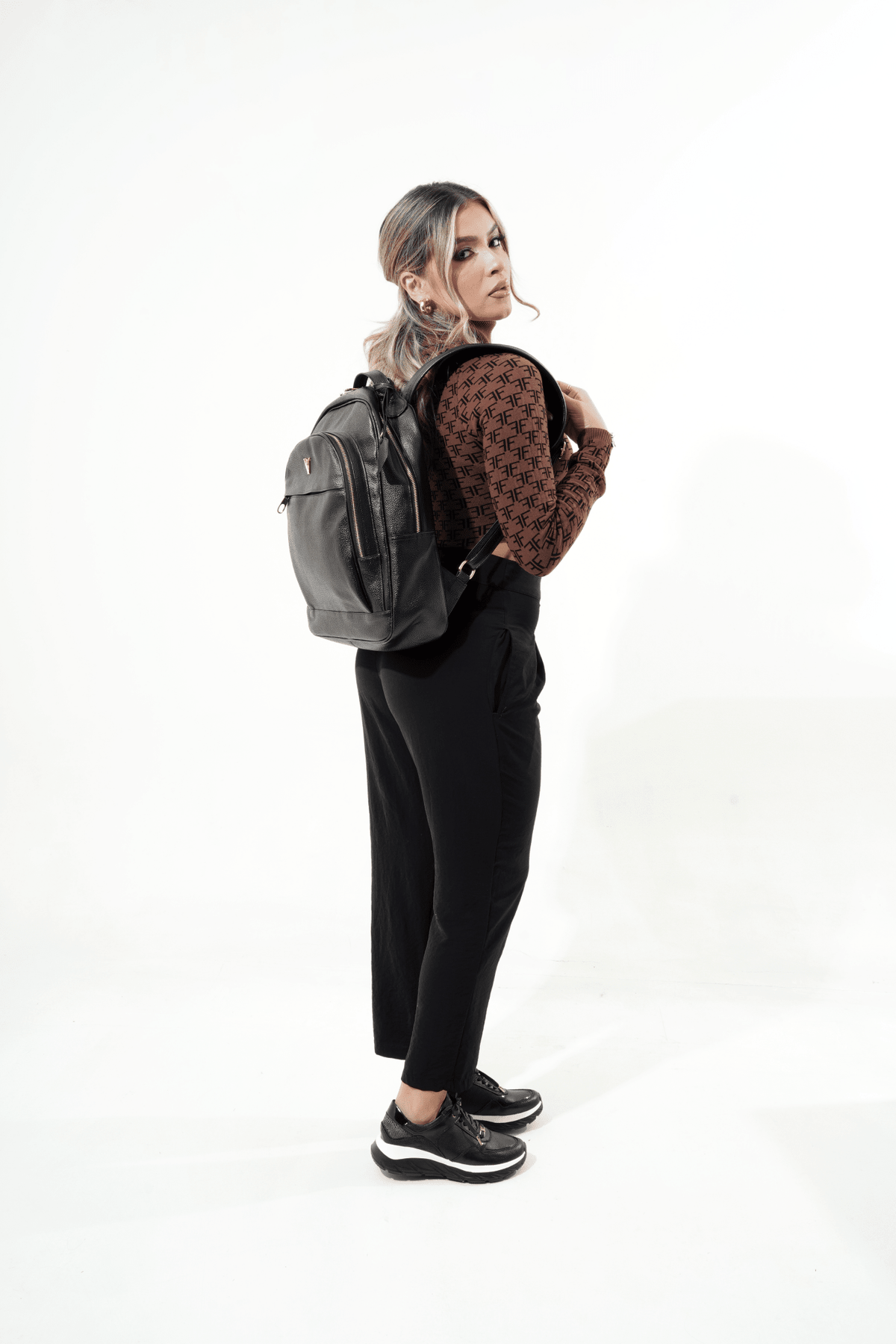 Morral Negro en Cuero - PAULA VELEZ