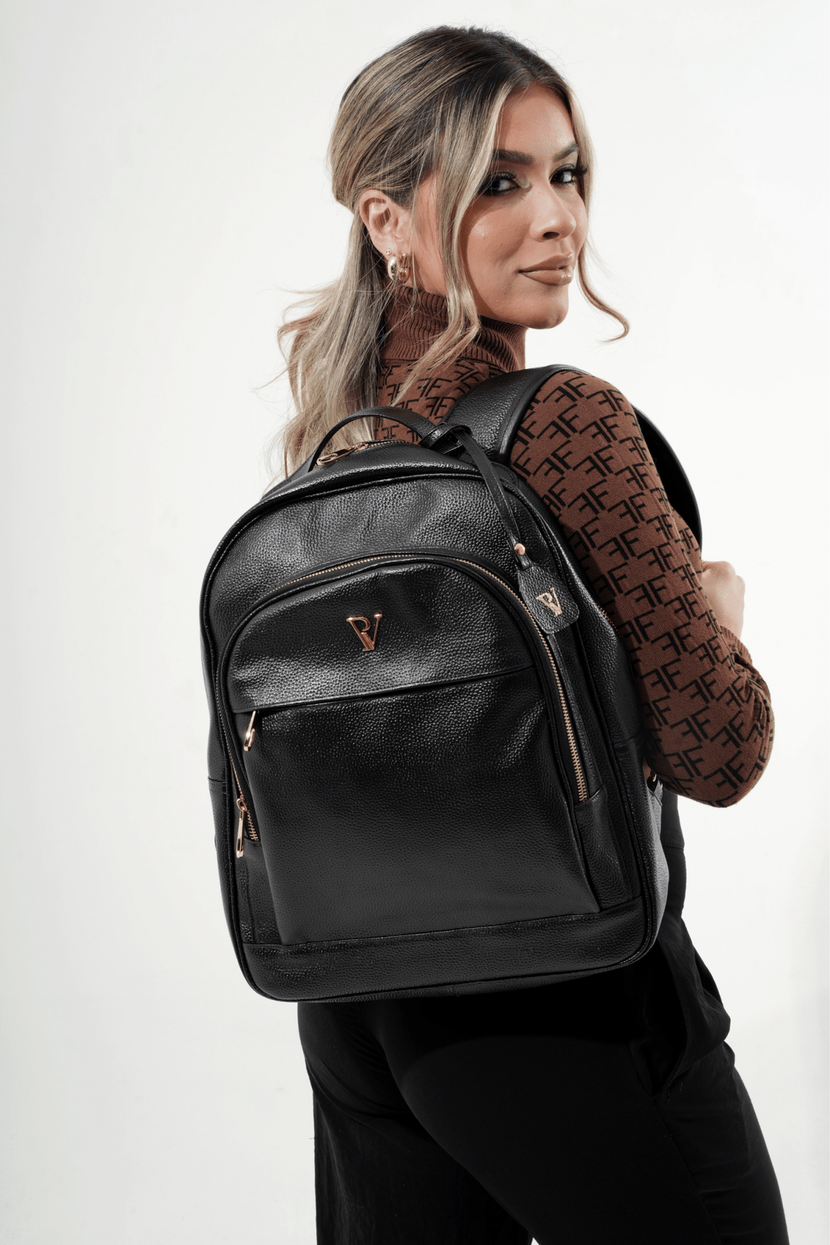 Morral Negro en Cuero - PAULA VELEZ