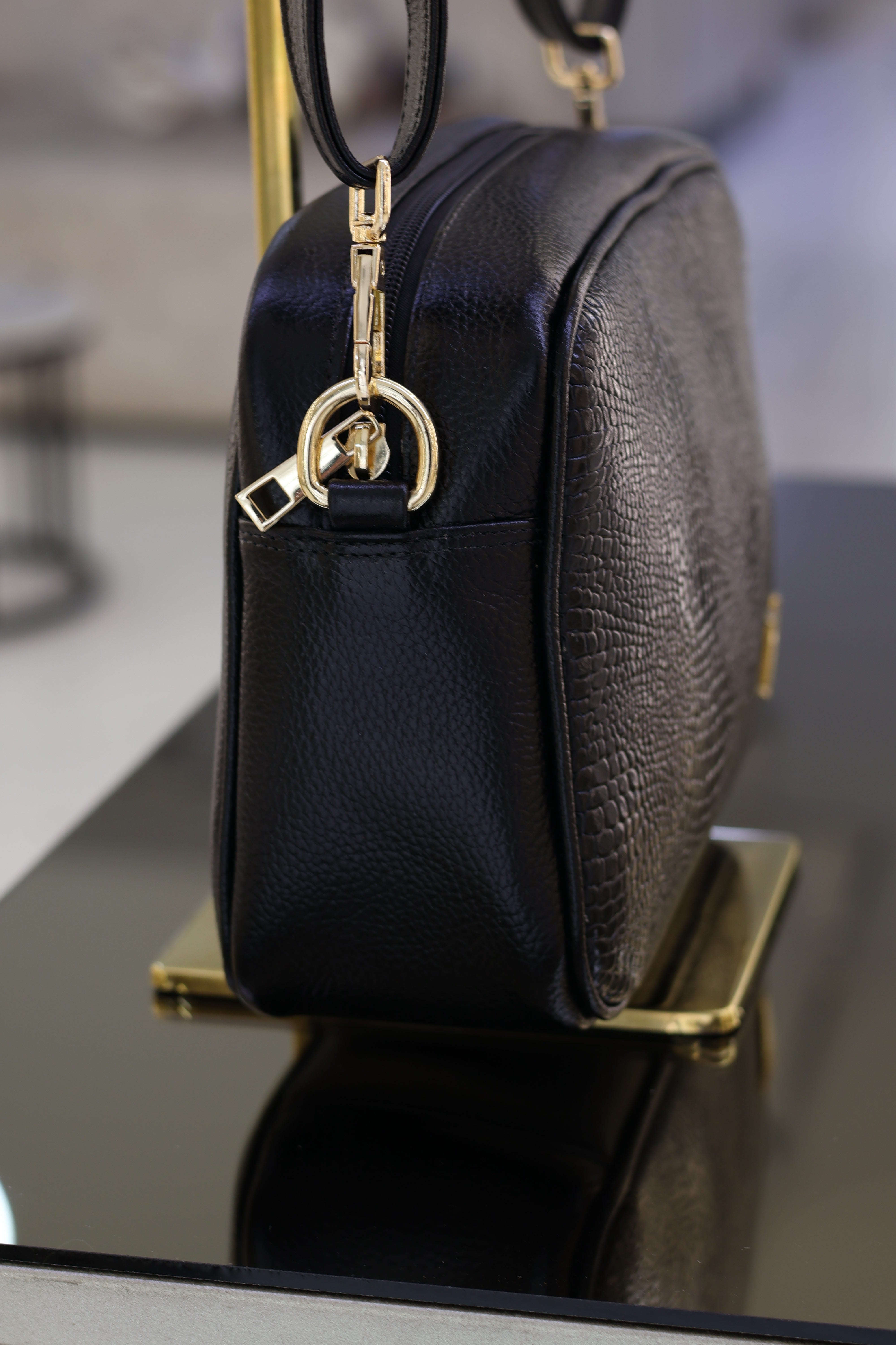 Manos libres emma en cuero negro folia