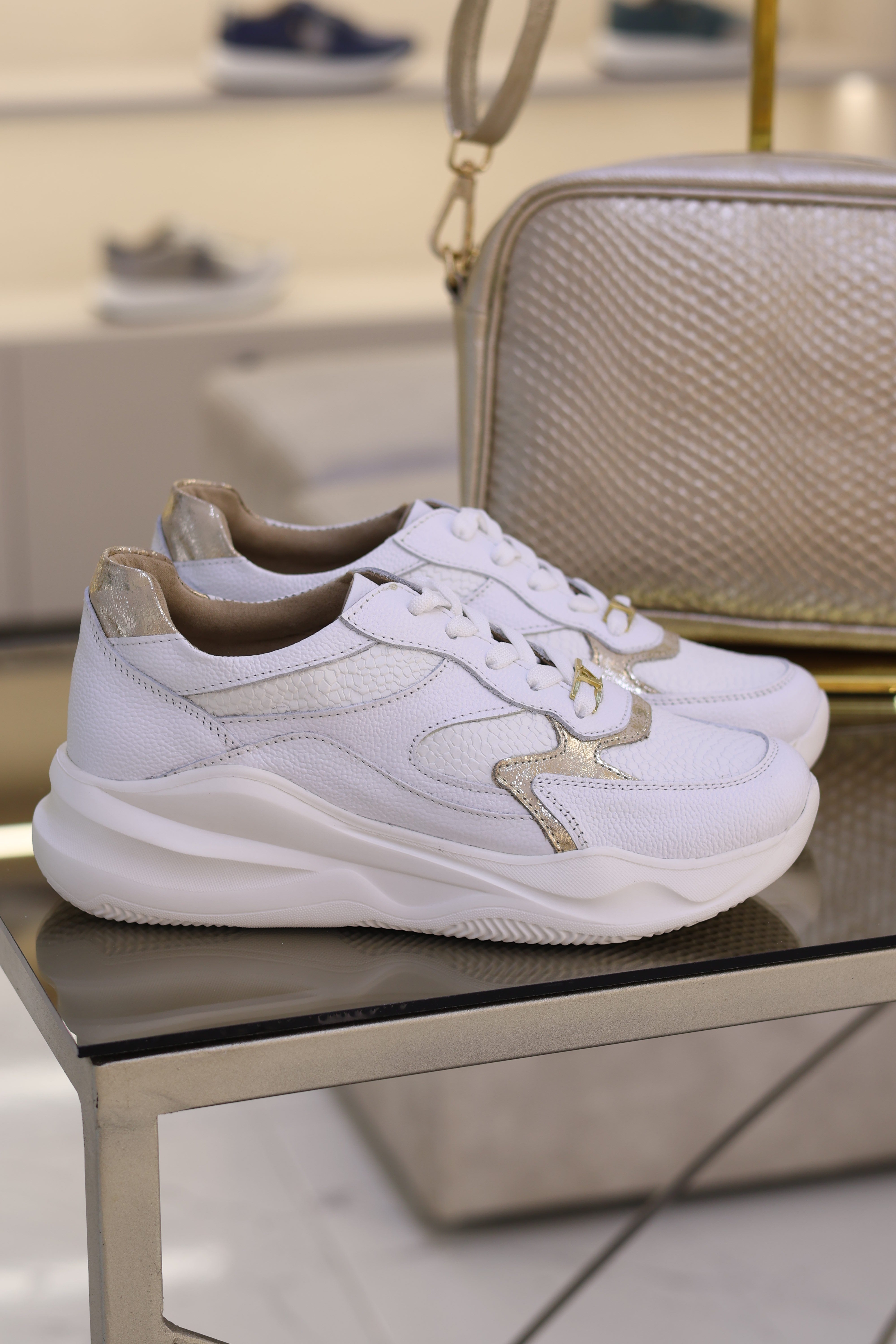 Tenis de cuero Samara blanco folia Liz