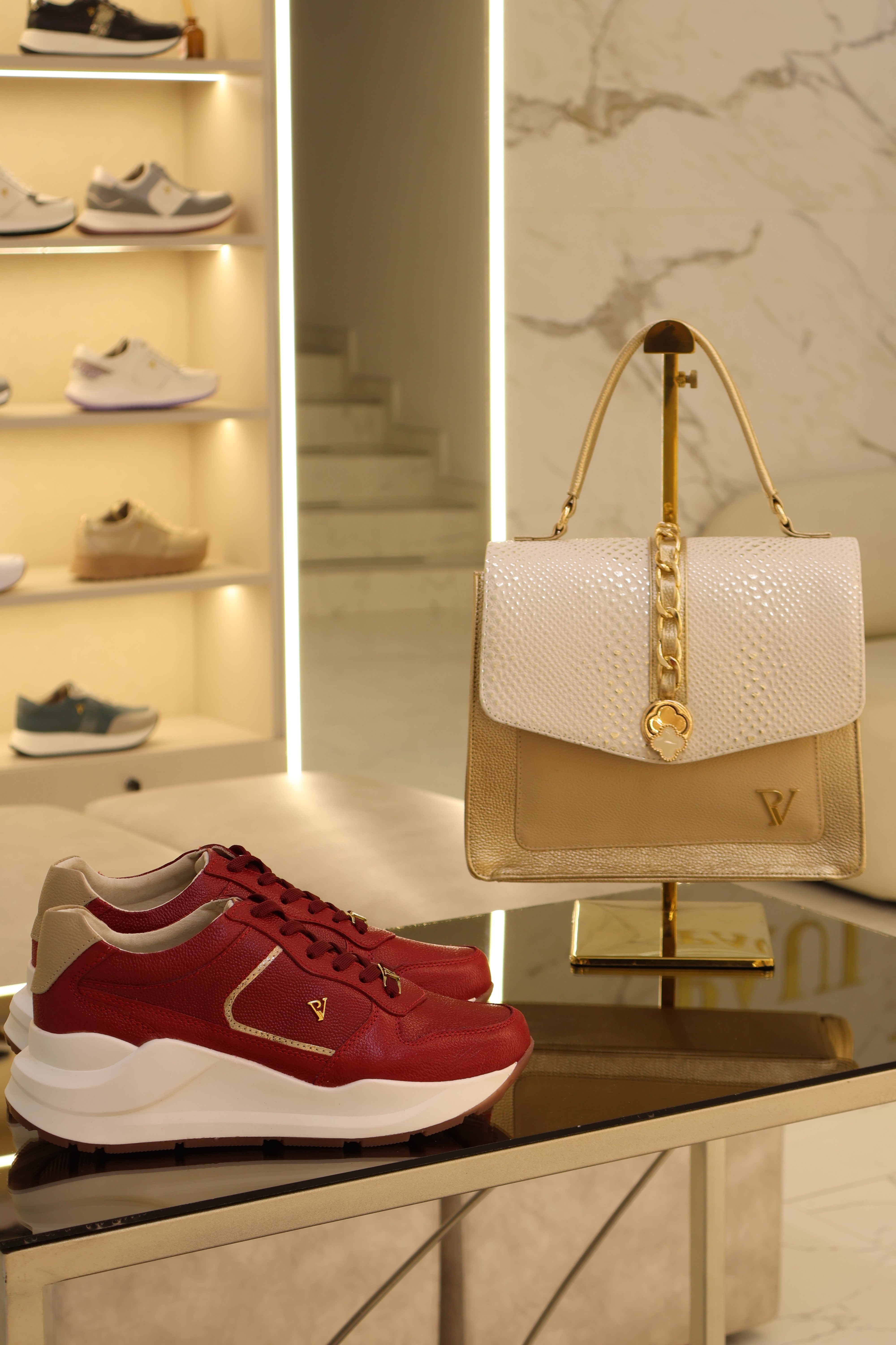 Romeo rojo tenis en cuero dakota