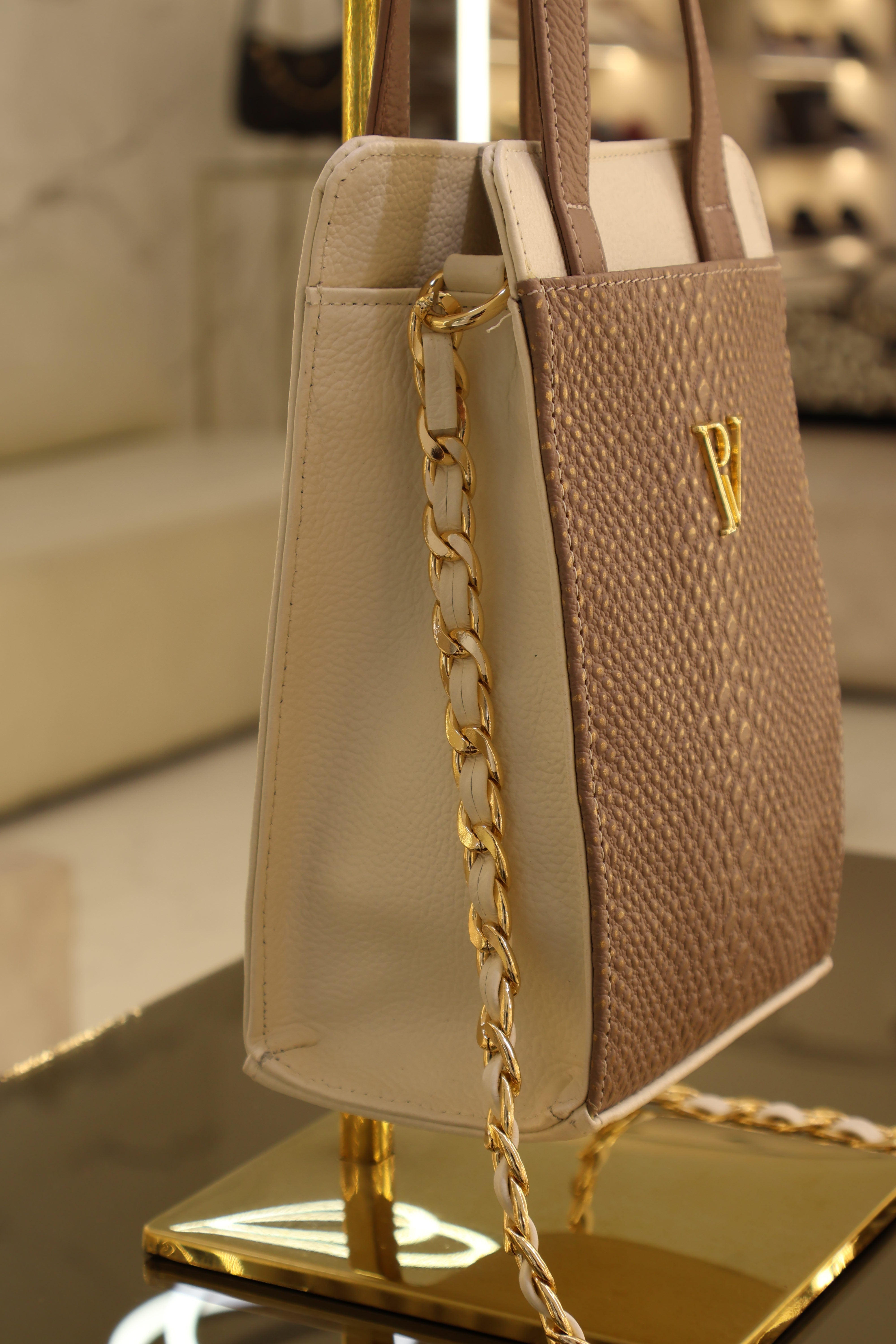 Manos libres valentino en cuero talco taupe