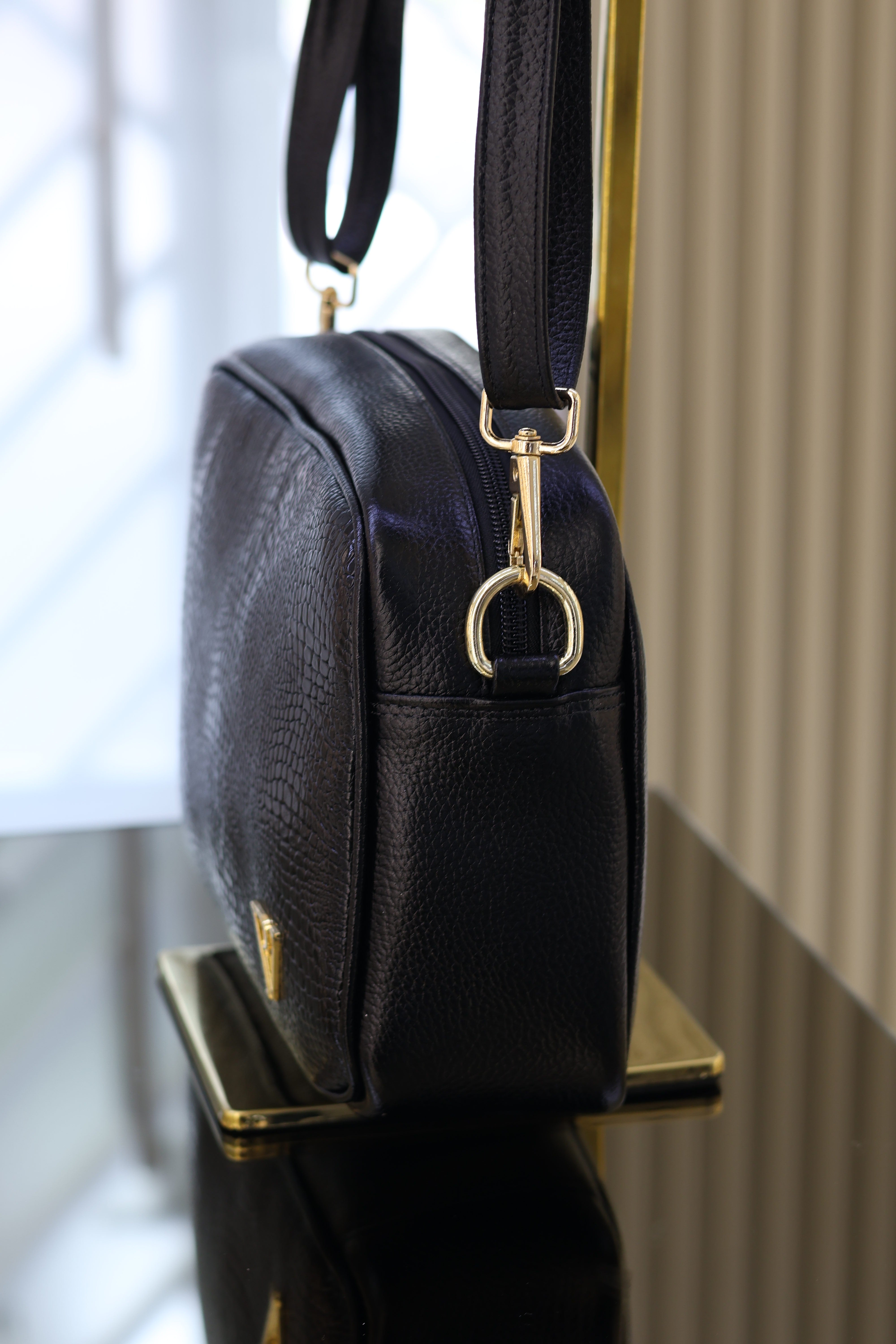 Manos libres emma en cuero negro folia