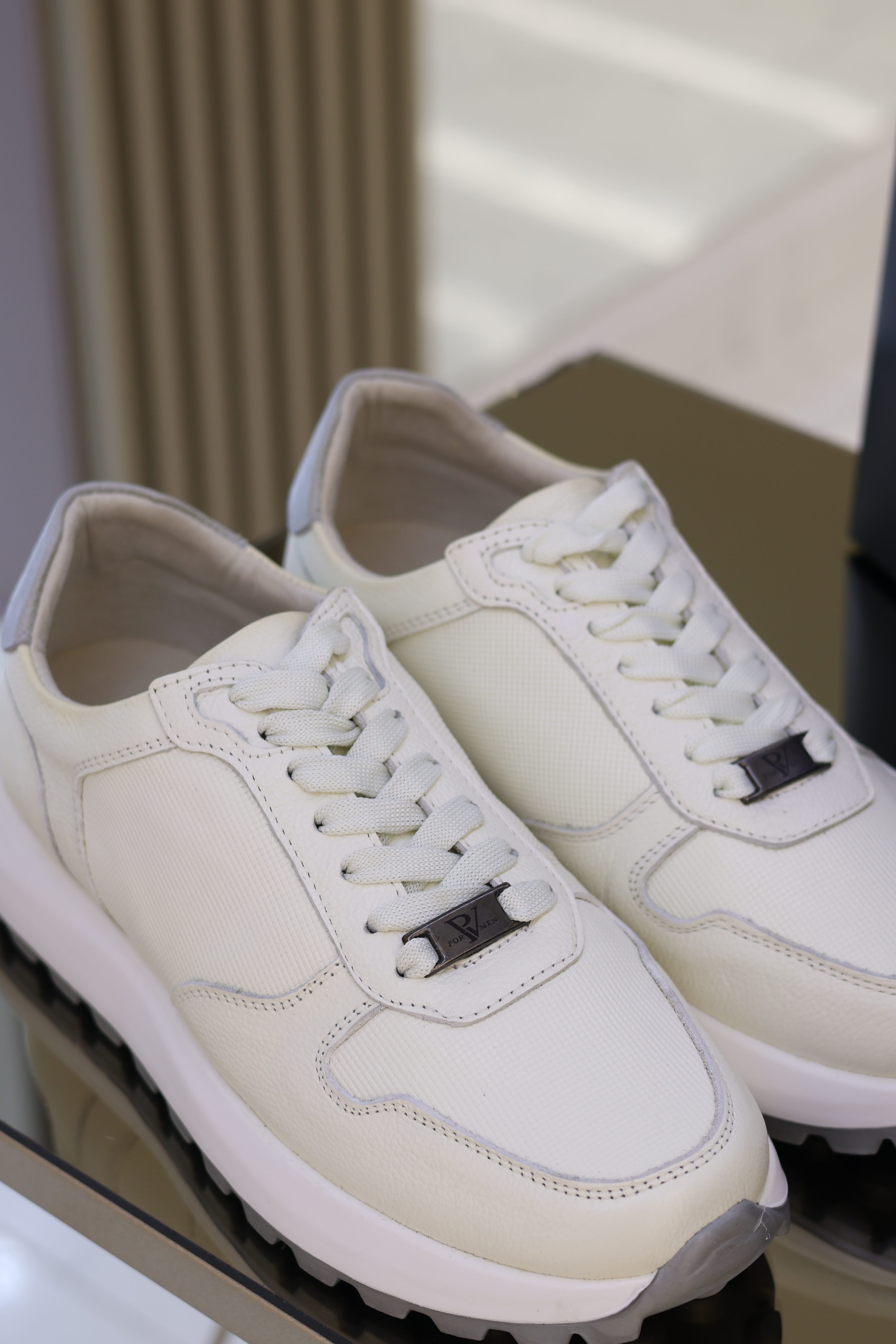 Tenis de cuero Dante talco
