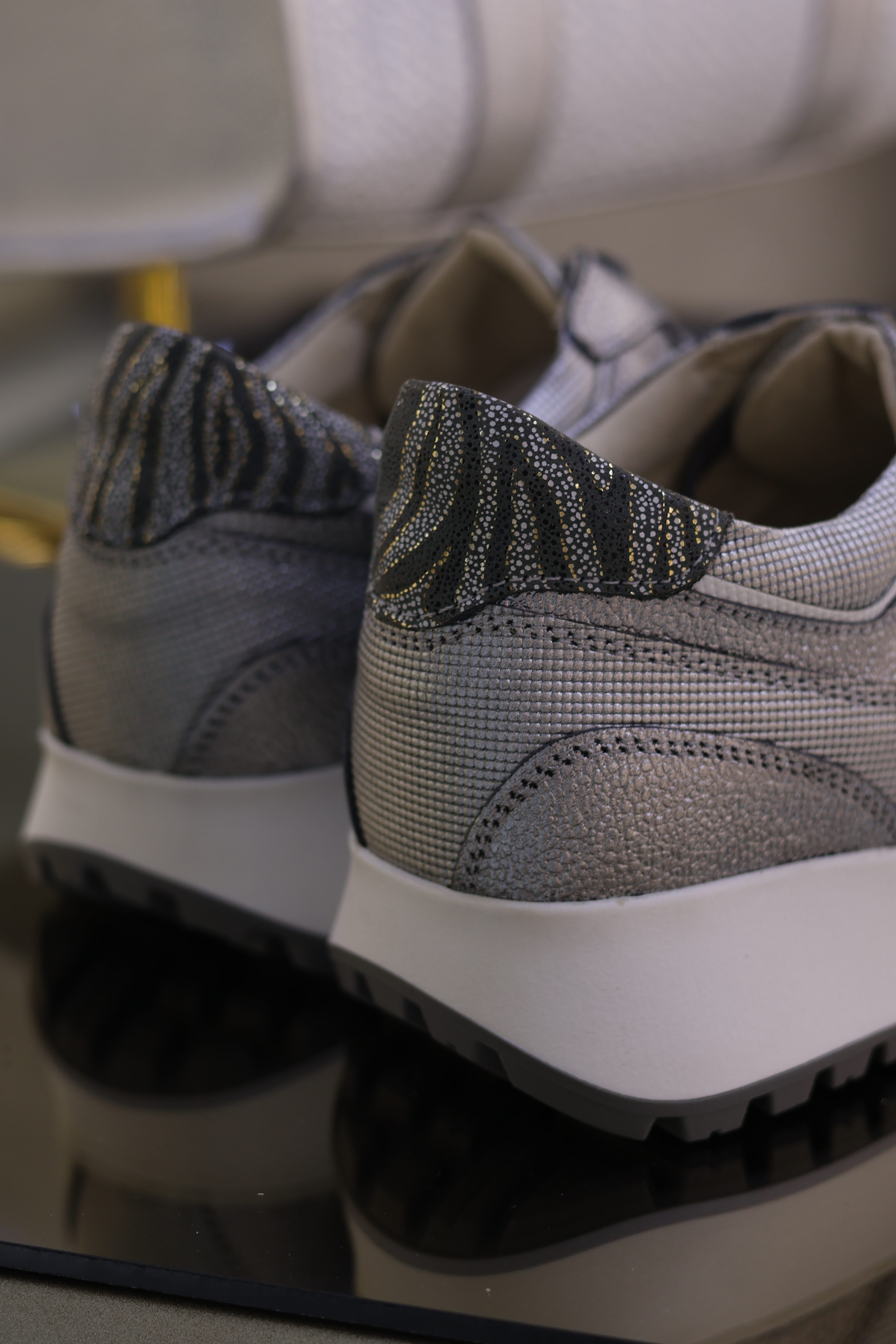 Tenis de cuero Milu caño fusil folia