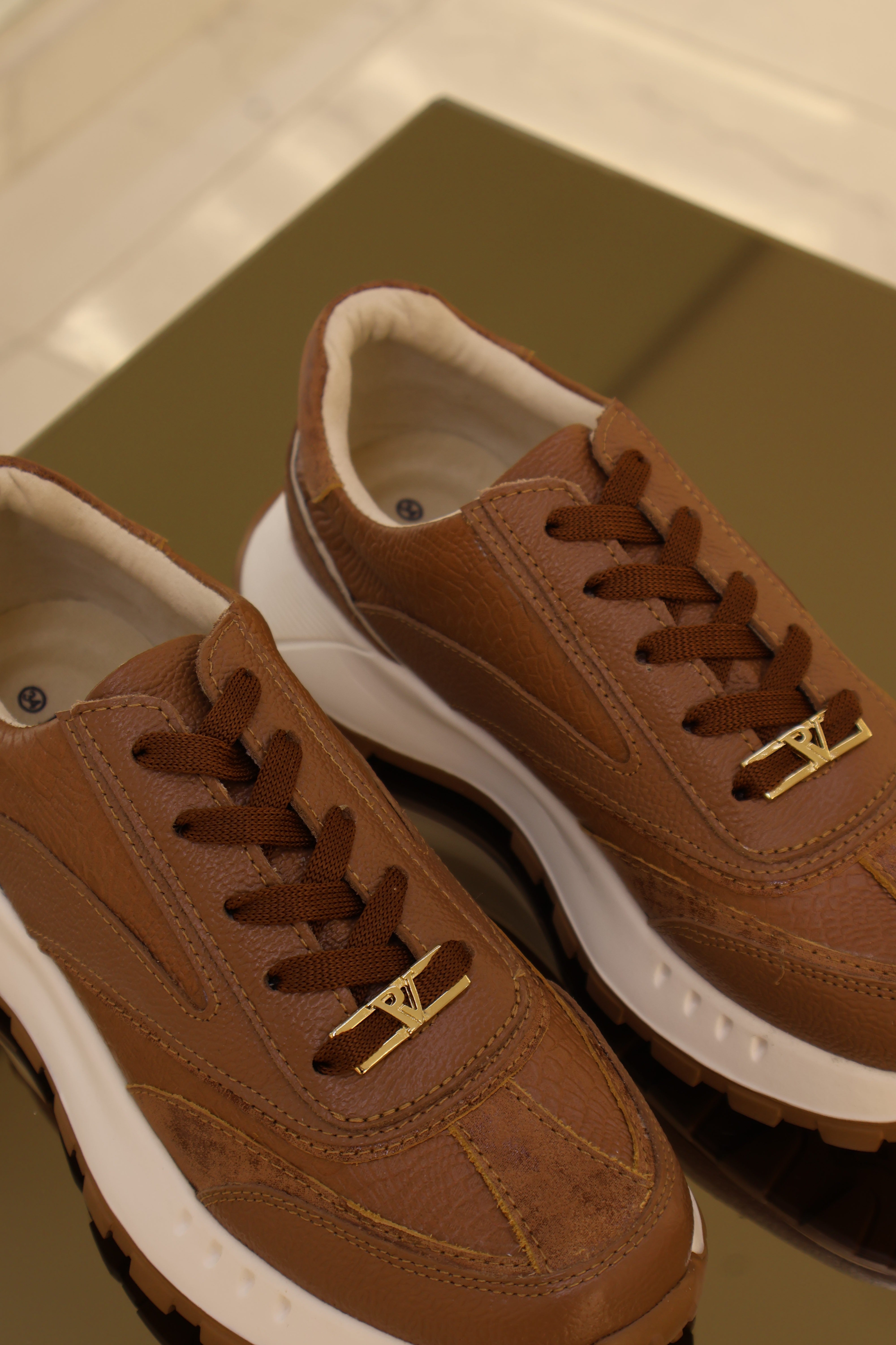 Tenis de cuero Bariloche miel