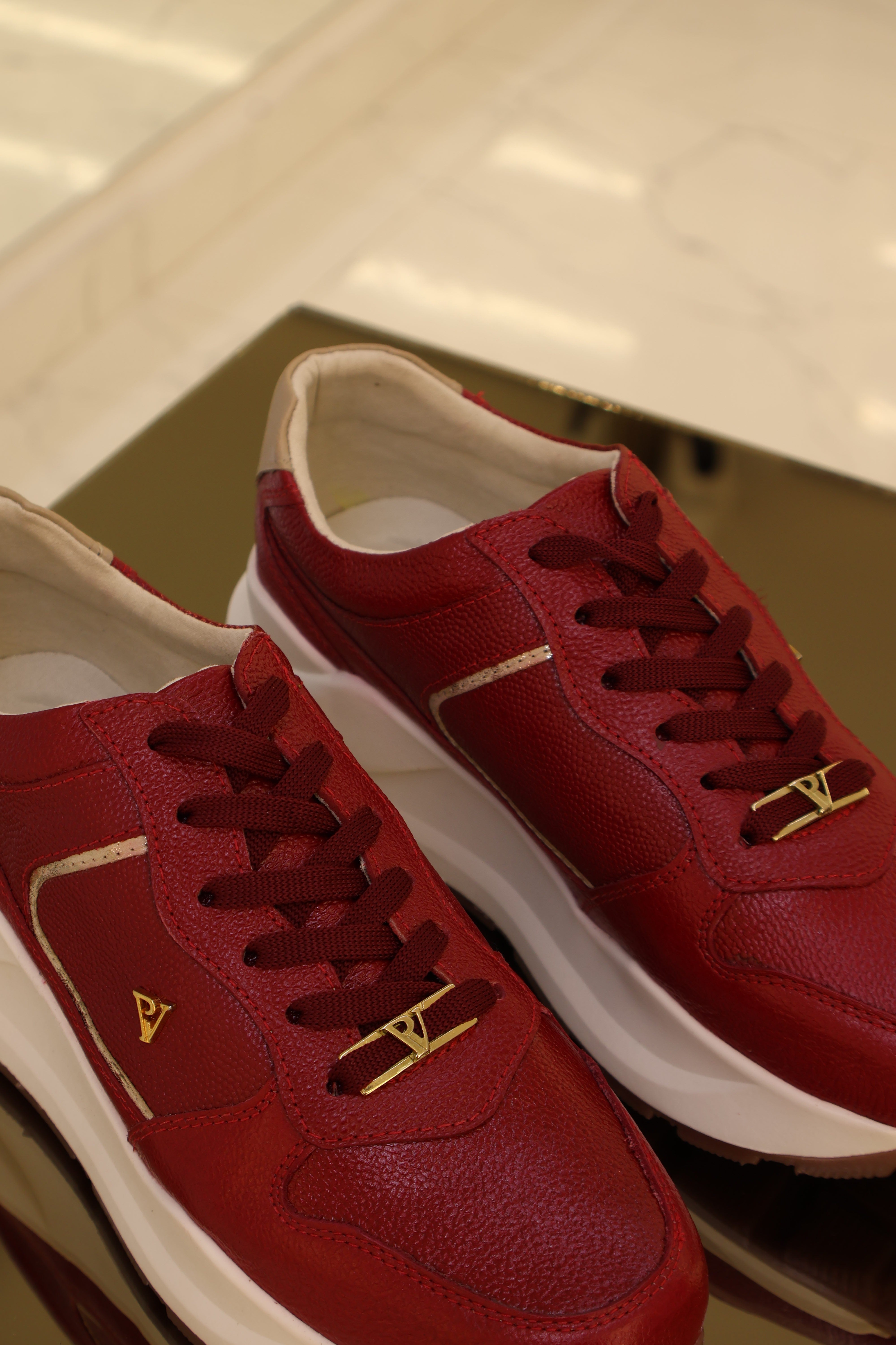 Romeo rojo tenis en cuero dakota